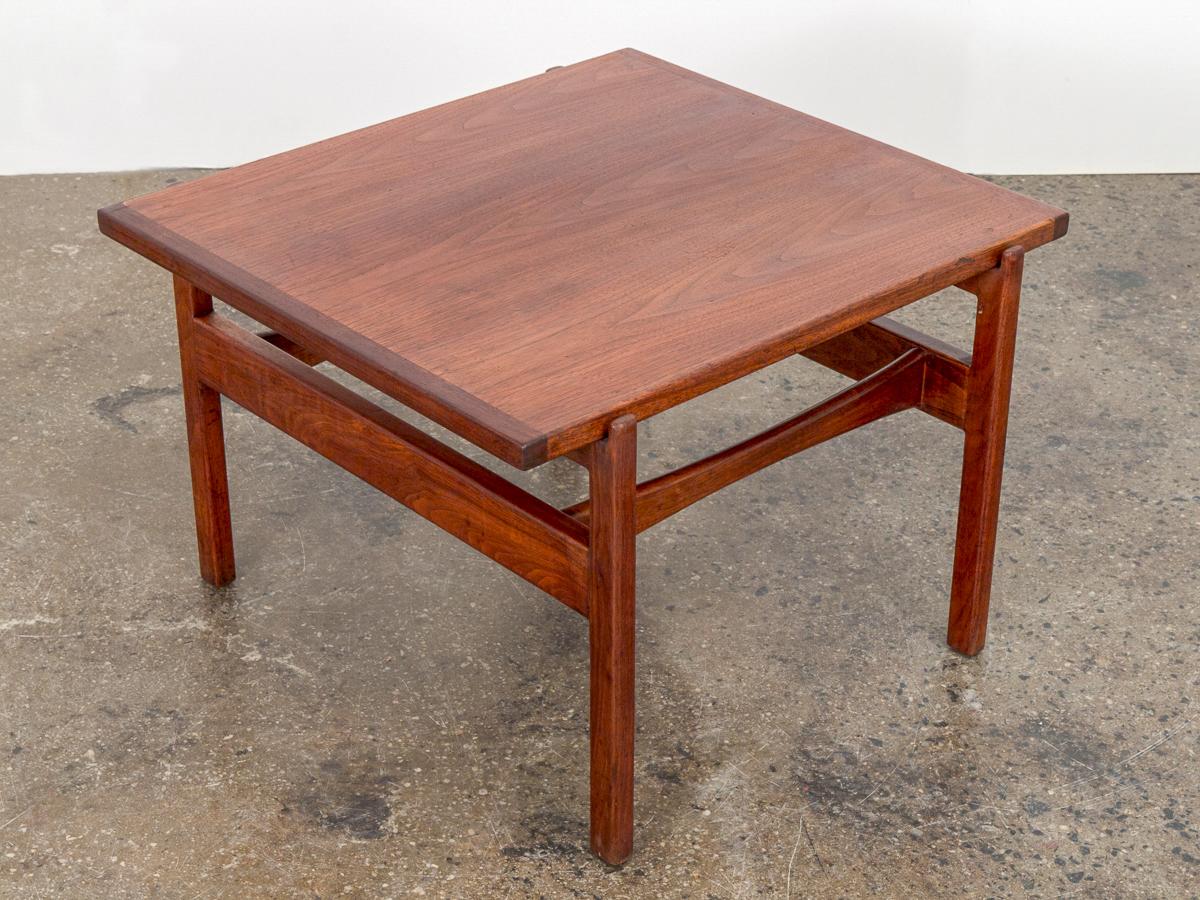 Jens Risom End Table In Fair Condition In Brooklyn, NY