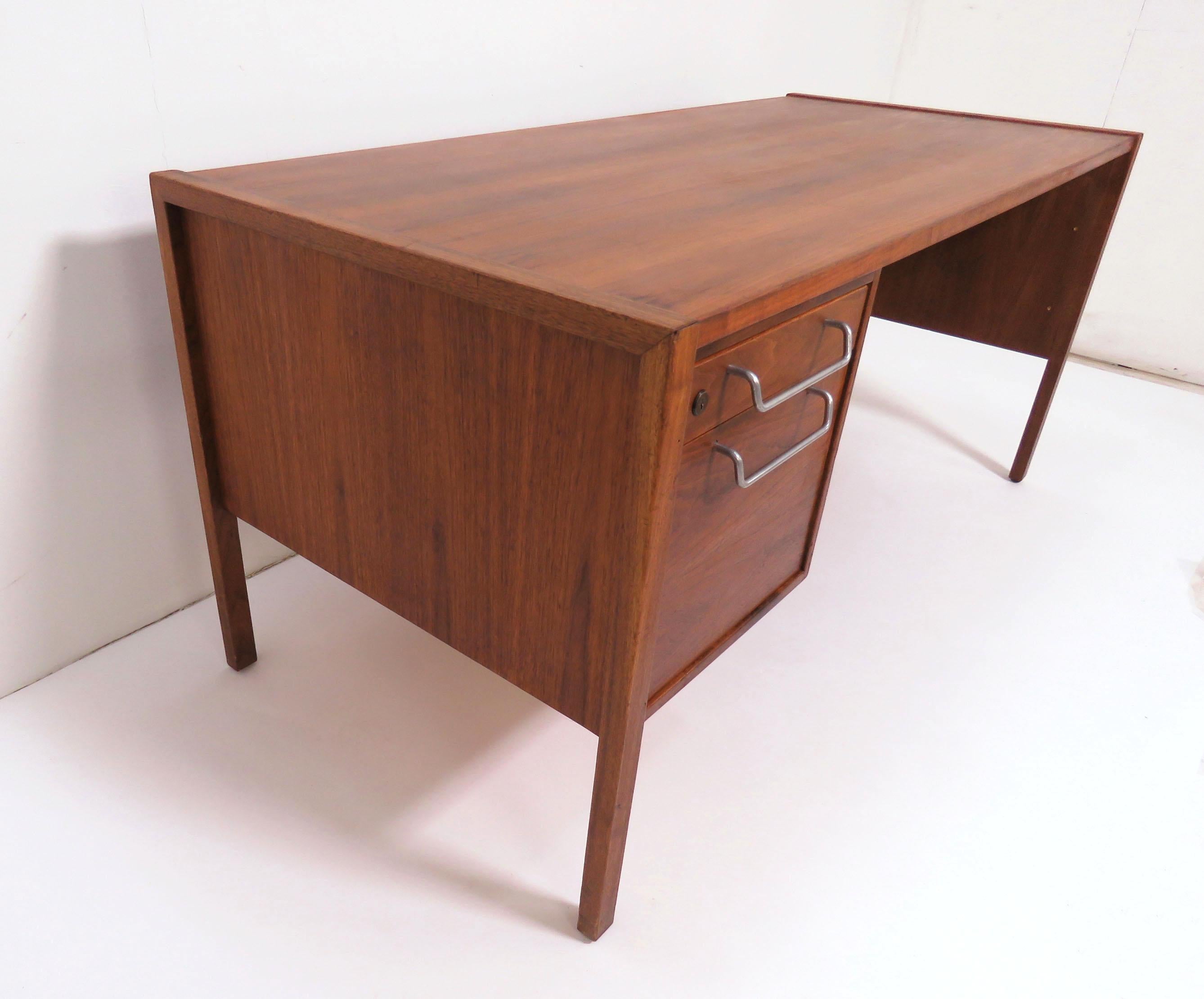 Jens Risom Executive Work Station Desk with Optional Return, circa 1960s 8