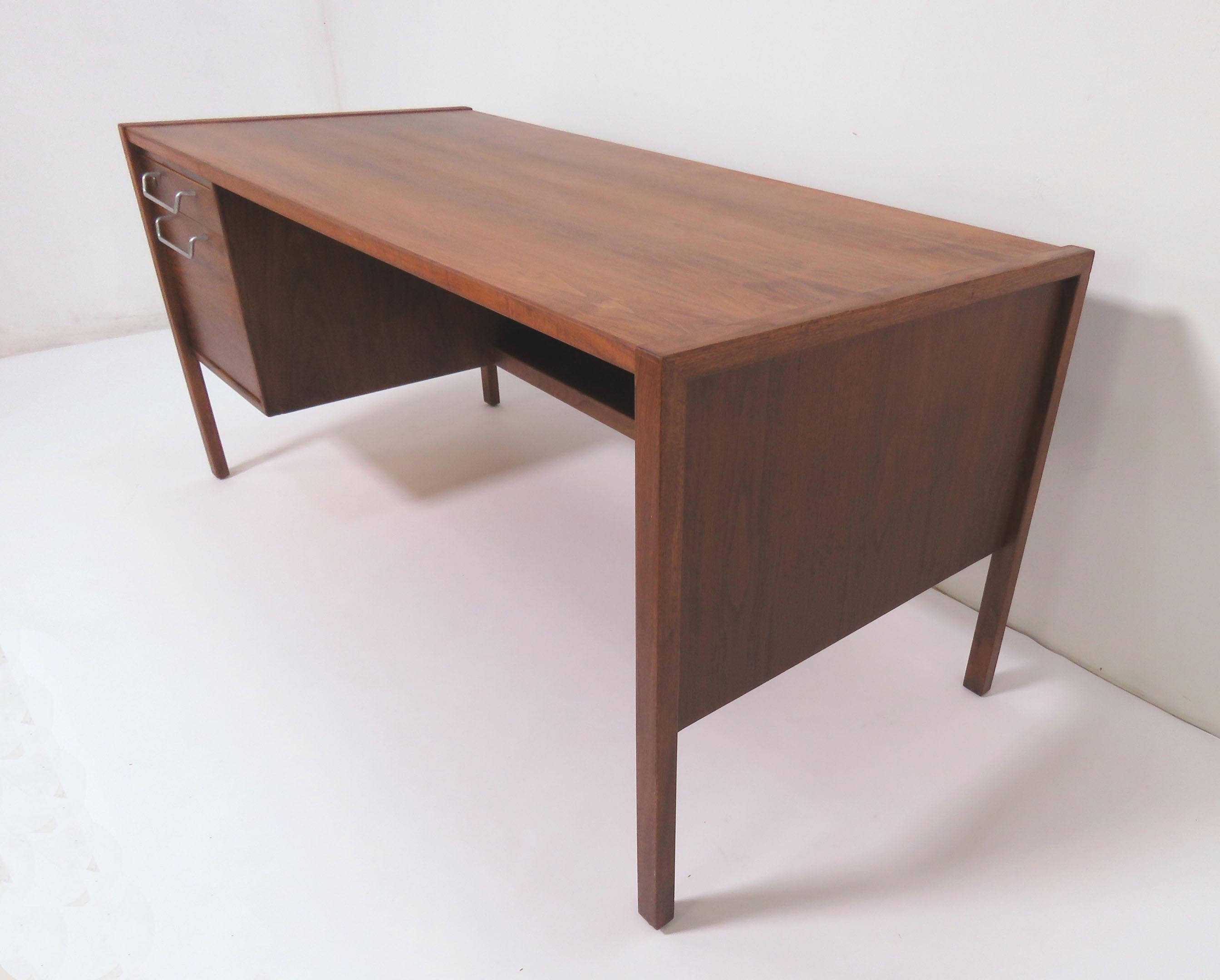 Jens Risom Executive Work Station Desk with Optional Return, circa 1960s 9