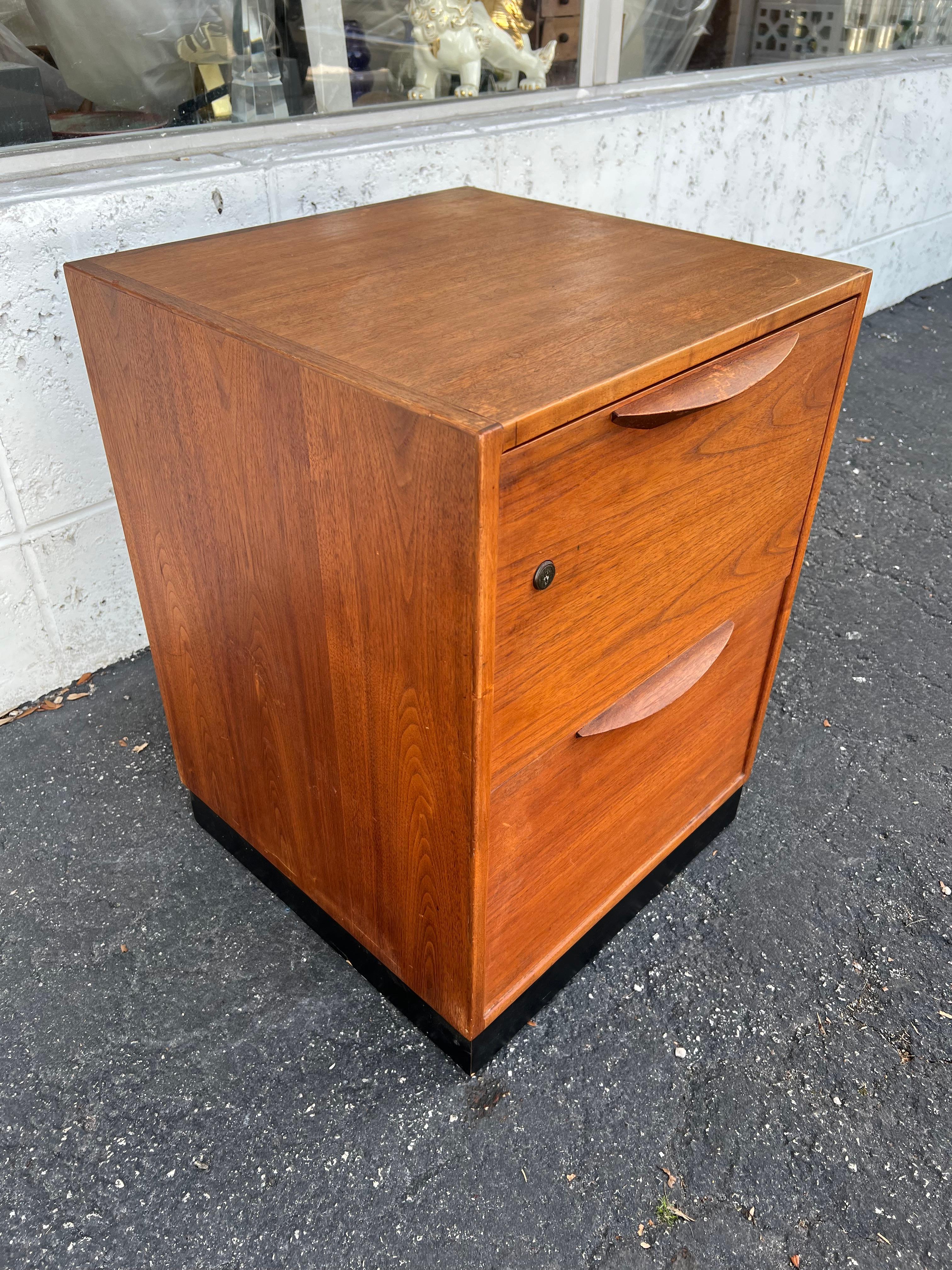 Jens Risom Filing Cabinet in Walnut 3