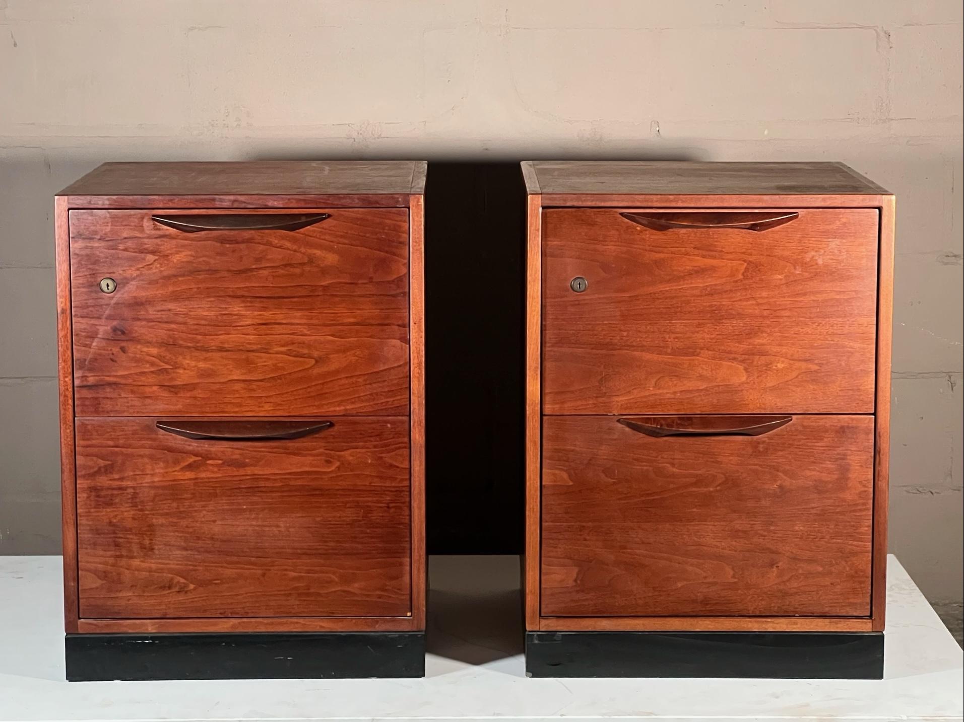 Jens Risom Filing Cabinets in Walnut In Good Condition In St.Petersburg, FL