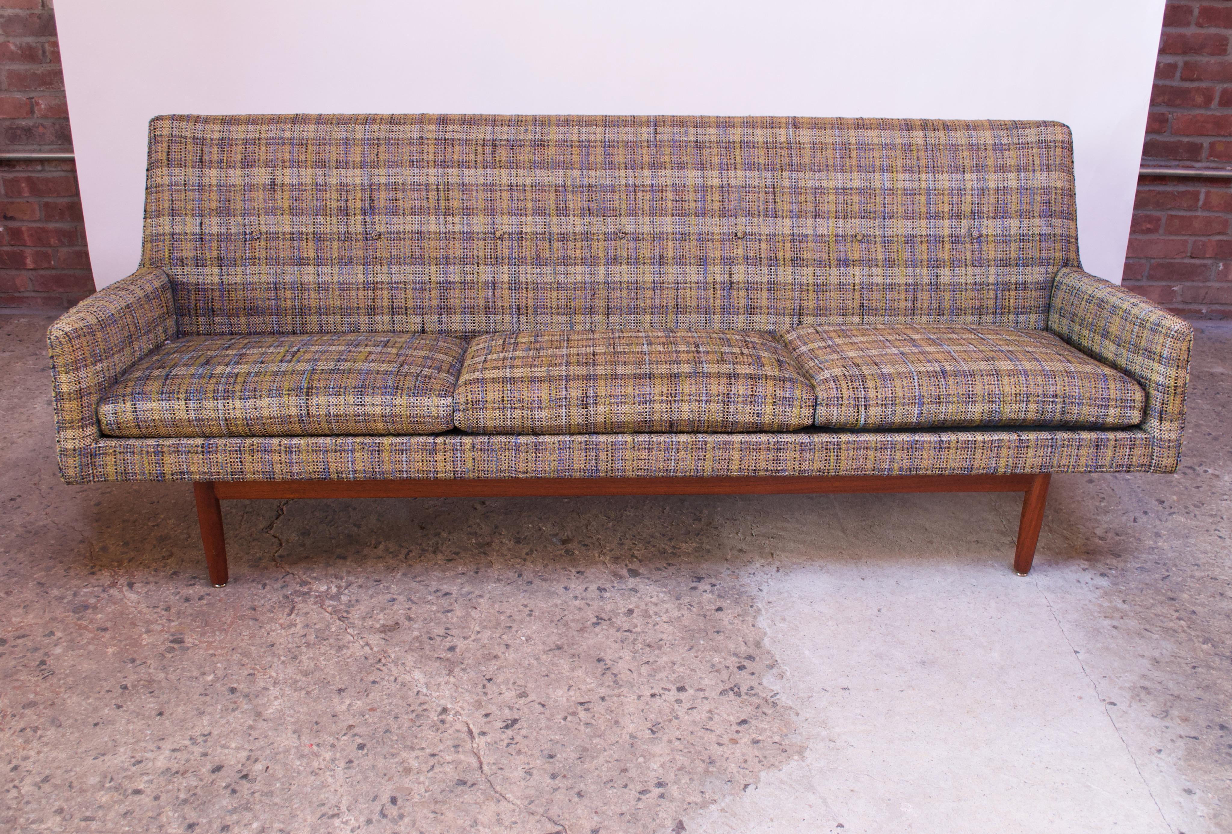 Jens Risom Floating Sofa in Walnut with Original Tweed Upholstery In Good Condition In Brooklyn, NY