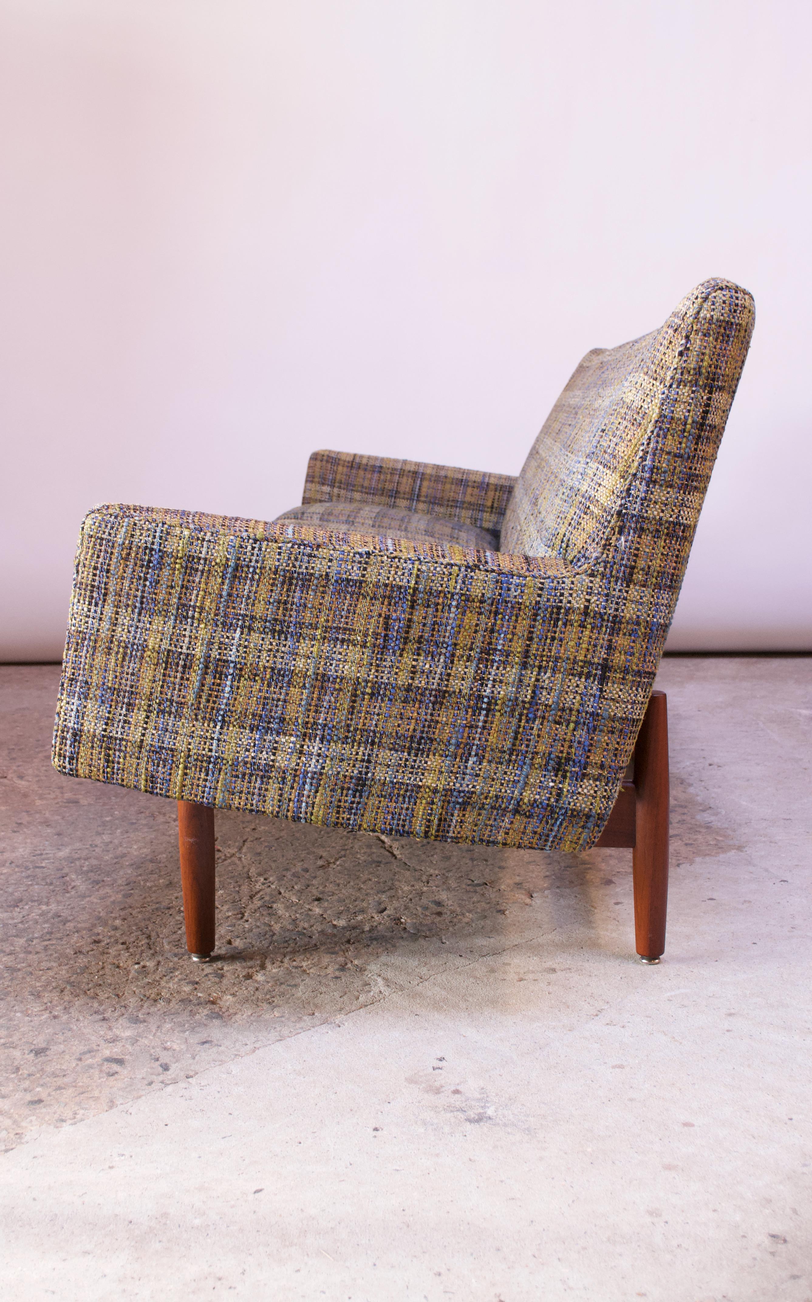 Jens Risom Floating Sofa in Walnut with Original Tweed Upholstery 1