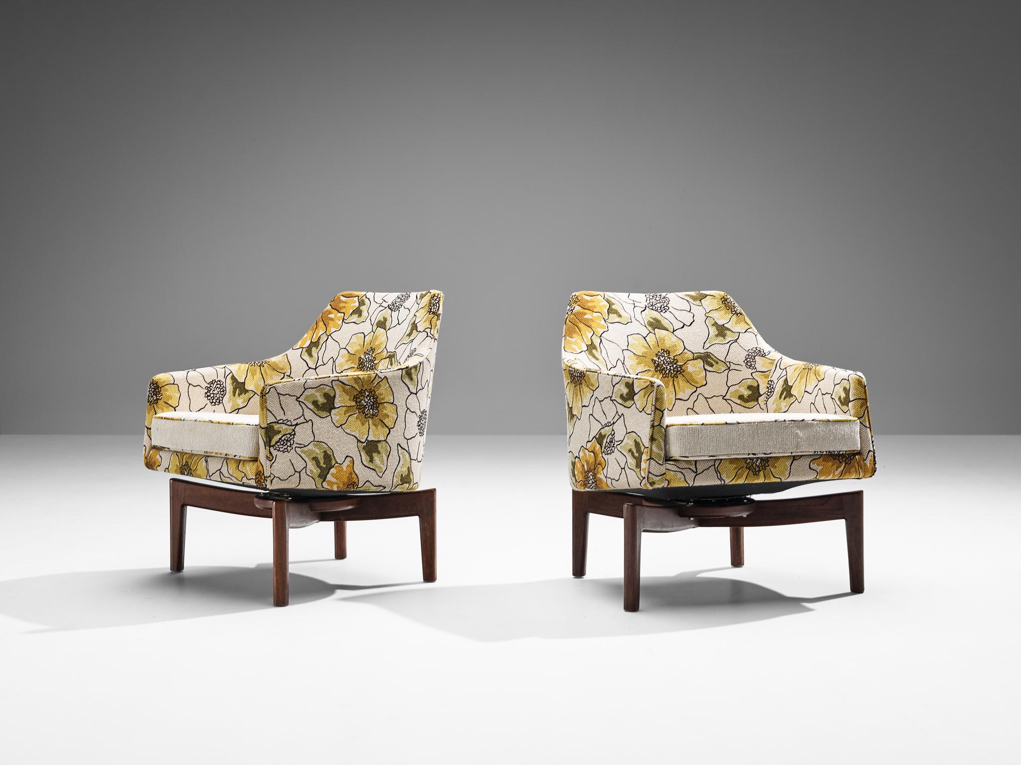 Jens Risom for Jens Risom Design Inc. Pair of Swivel Lounge Chairs In Good Condition In Waalwijk, NL