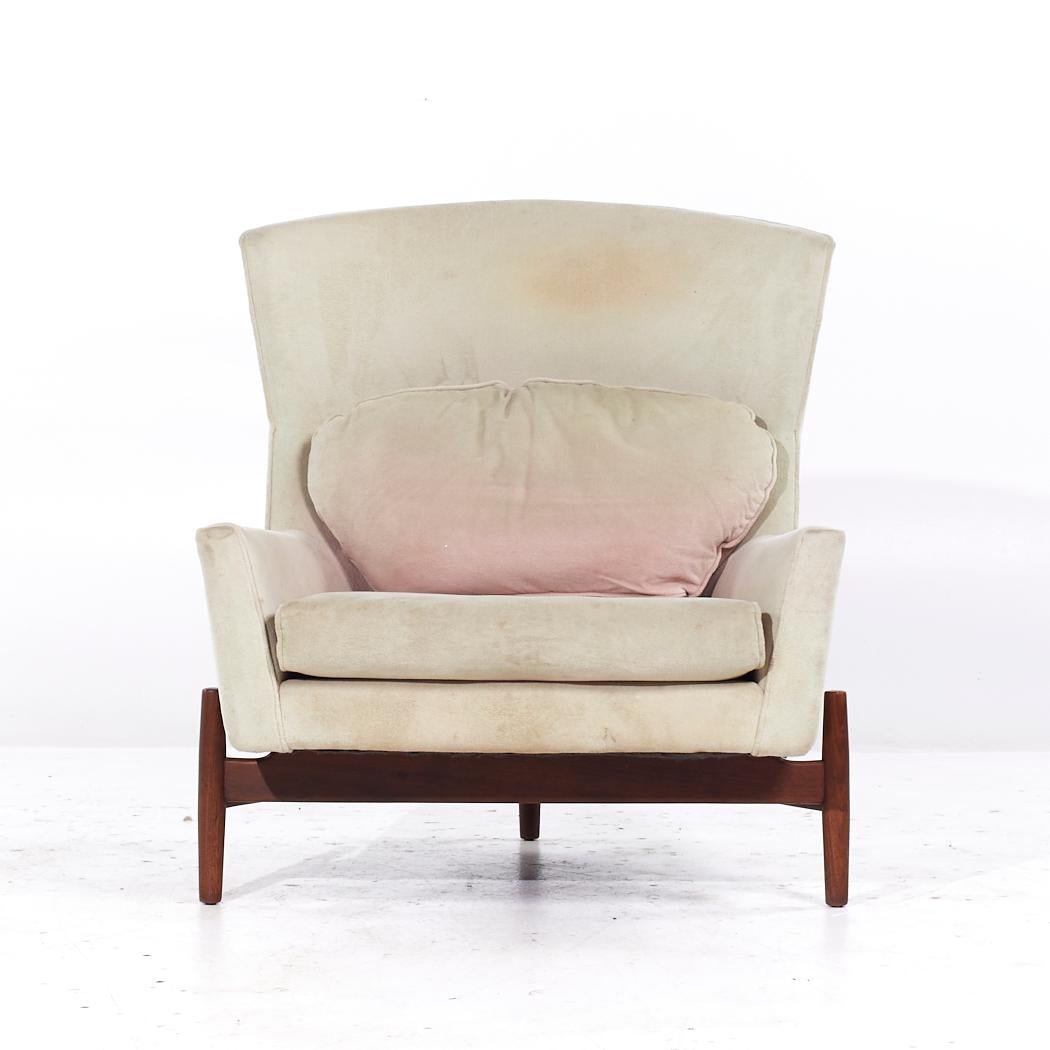 Jens Risom para Jens Risom Design Silla grande de nogal de mediados de siglo

Esta tumbona mide 37,5 de ancho x 37,5 de fondo x 42 de alto, con una altura del asiento de 18 y una altura de los brazos/holgura de la silla de 21,75 pulgadas

Todos los