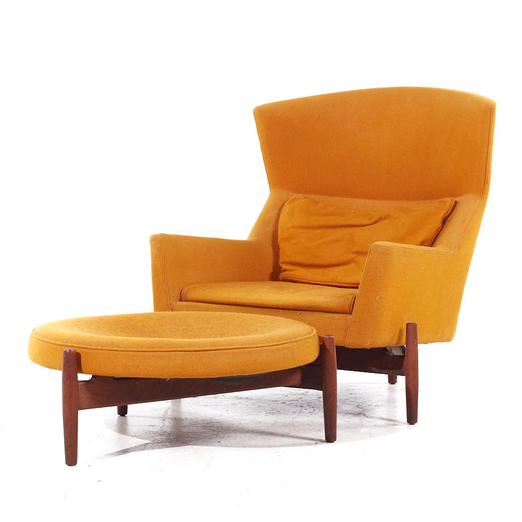 Jens Risom für Jens Risom Design Mid Century Nussbaum Big Chair mit Ottomane (Moderne der Mitte des Jahrhunderts) im Angebot