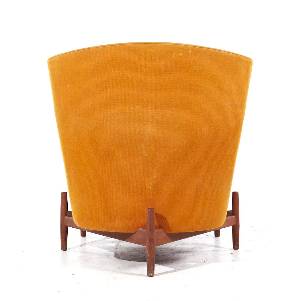 Jens Risom für Jens Risom Design Mid Century Nussbaum Big Chair mit Ottomane im Zustand „Gut“ im Angebot in Countryside, IL