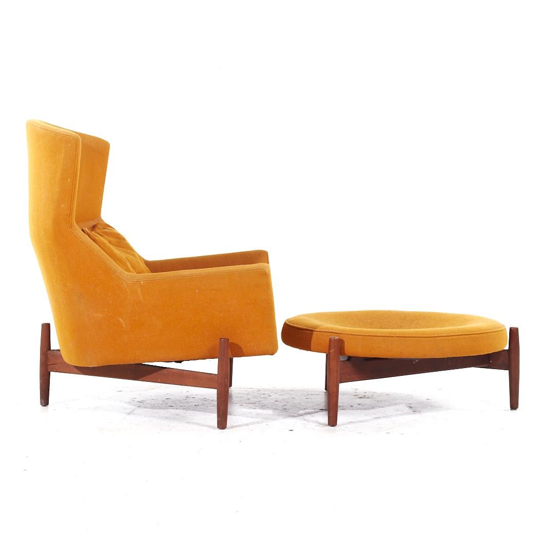 Jens Risom für Jens Risom Design Mid Century Nussbaum Big Chair mit Ottomane (Polster) im Angebot