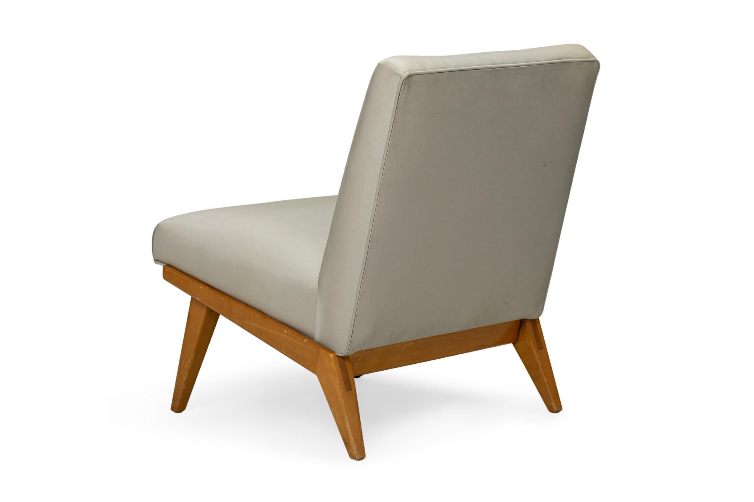 American Jens Risom for Knoll Light Gray Upholstered Blonde Wood Slipper / Side Chair For Sale