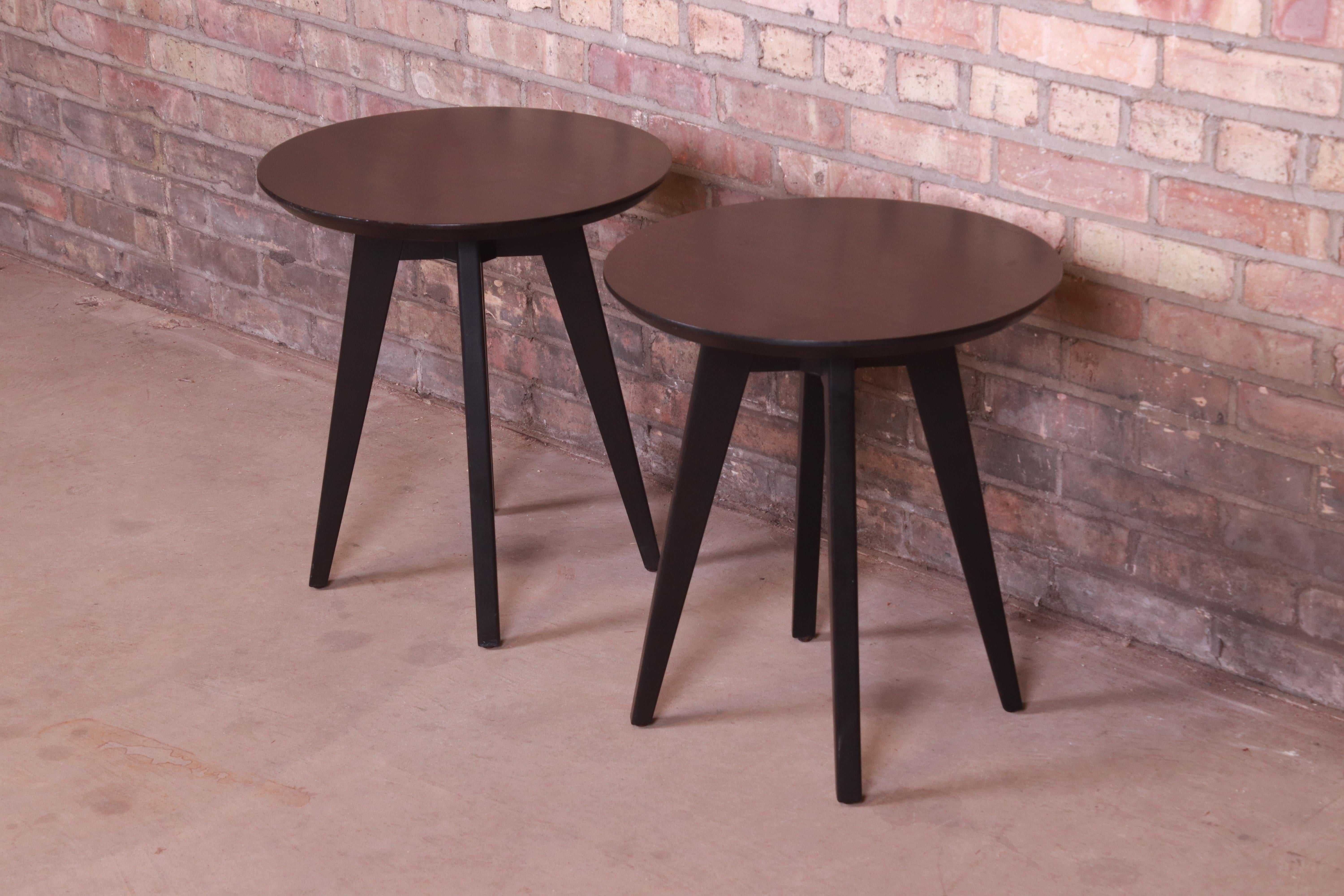 Jens Risom for Knoll Mid-Century Modern Black Lacquered Side Tables, Pair In Good Condition In South Bend, IN