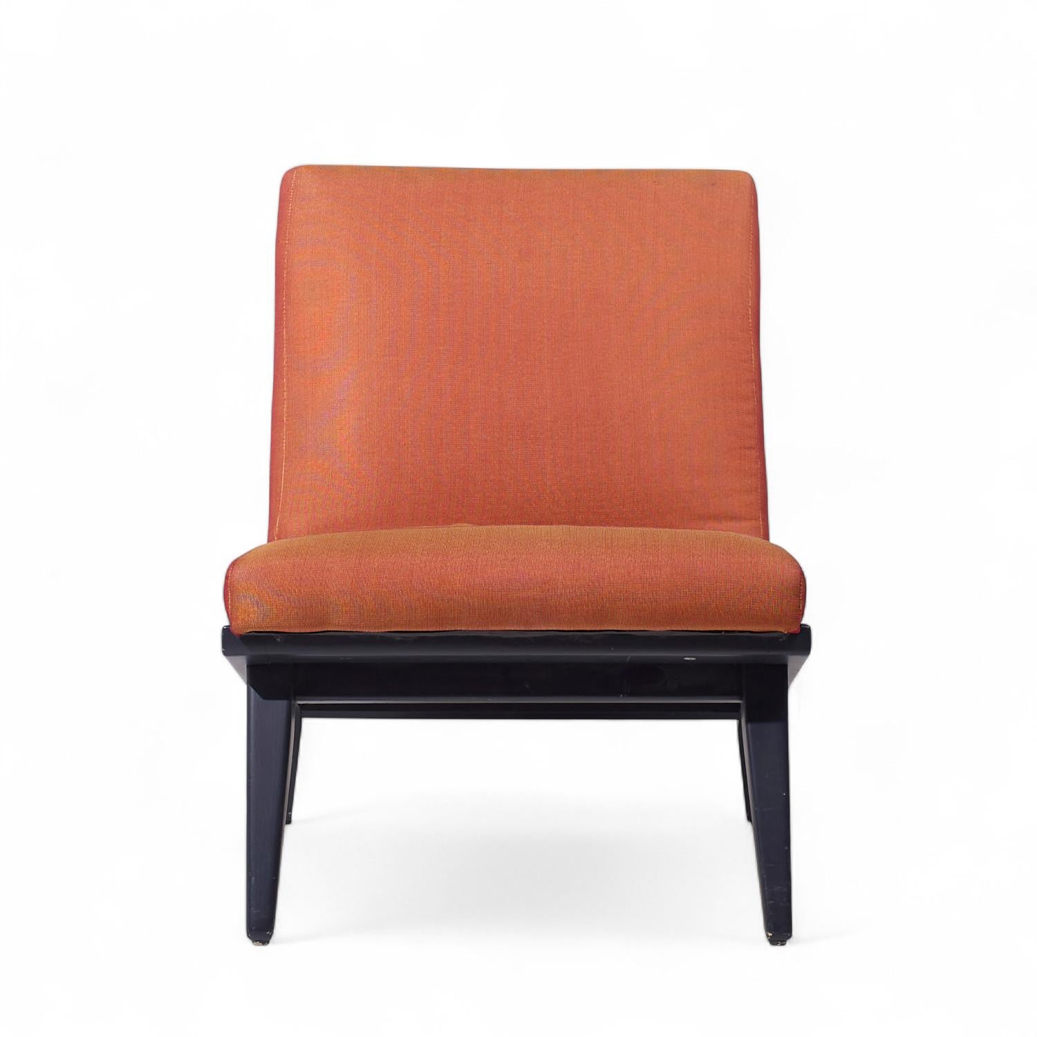 Jens Risom für Knoll Mid Century Slipper Chair

Dieser Stuhl misst: 24 breit x 29,5 tief x 30,75 hoch, mit einer Sitzhöhe/Stuhlhöhe von 15,5 Zoll

Wir machen unsere Fotos in einem Studio mit kontrollierter Beleuchtung, um so viele Details wie