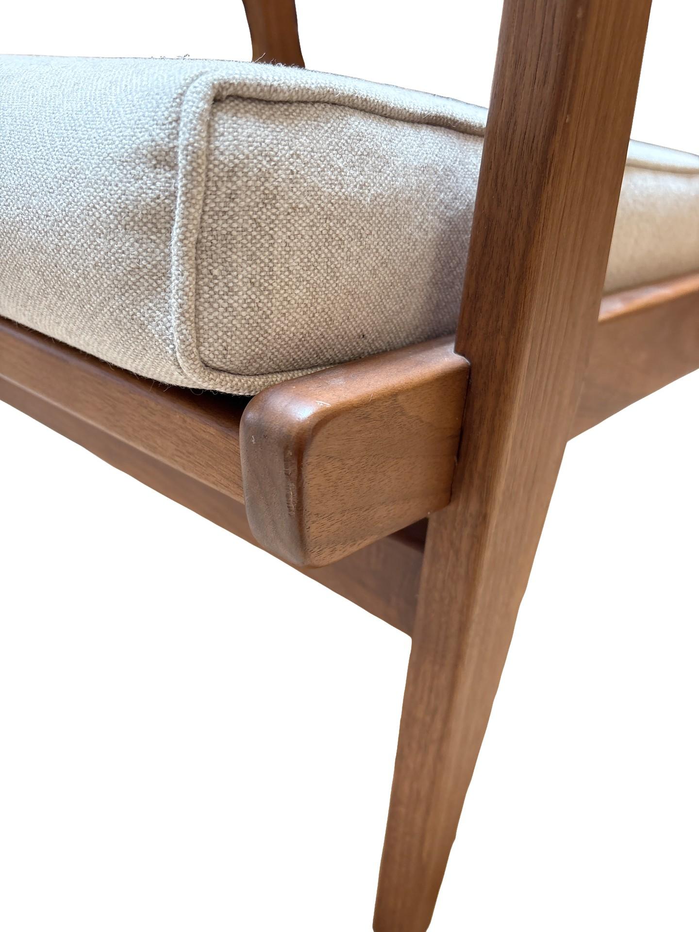Chaise longue en noyer 