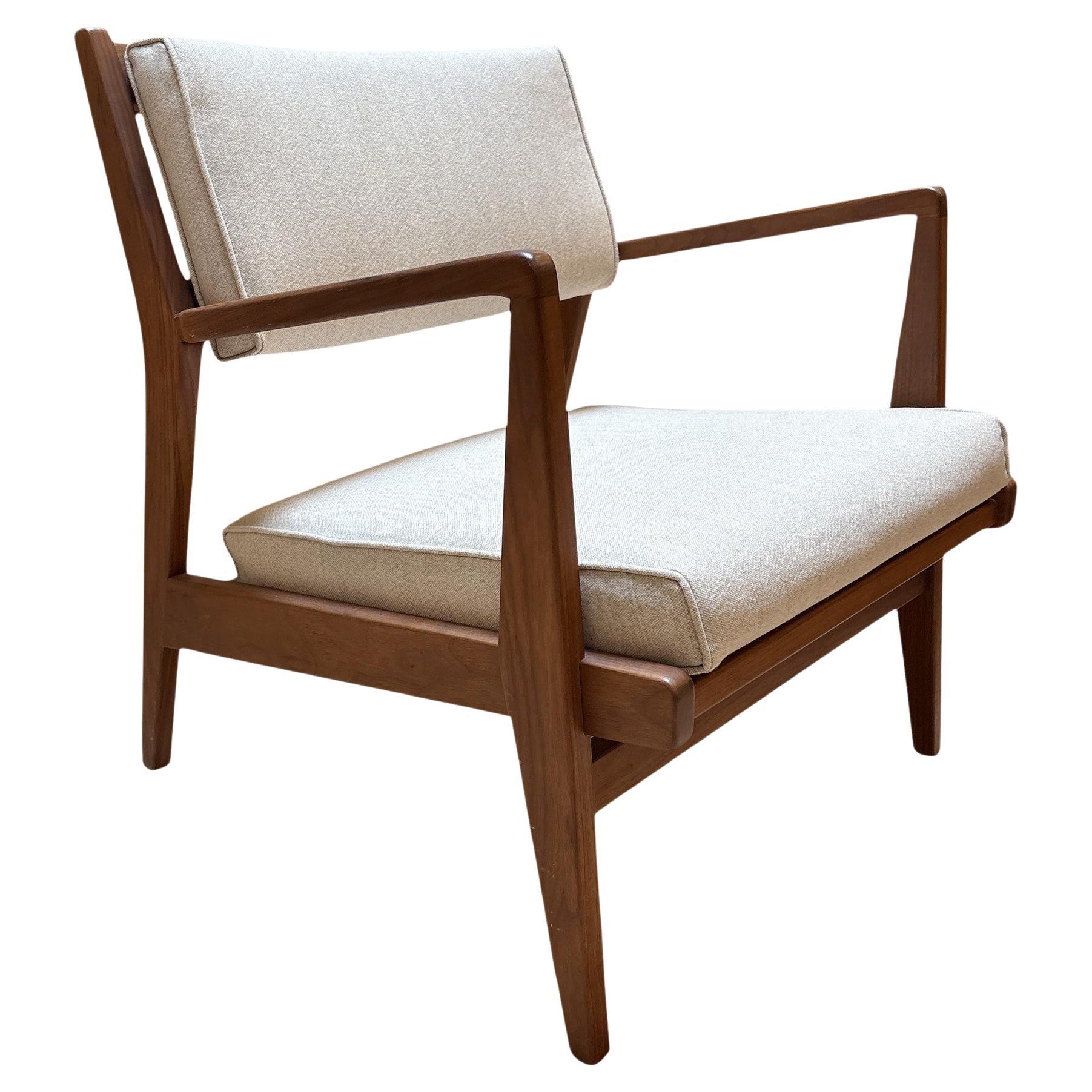 Chaise longue en noyer "Jens" de Jens Risom pour Design Within Reach en vente
