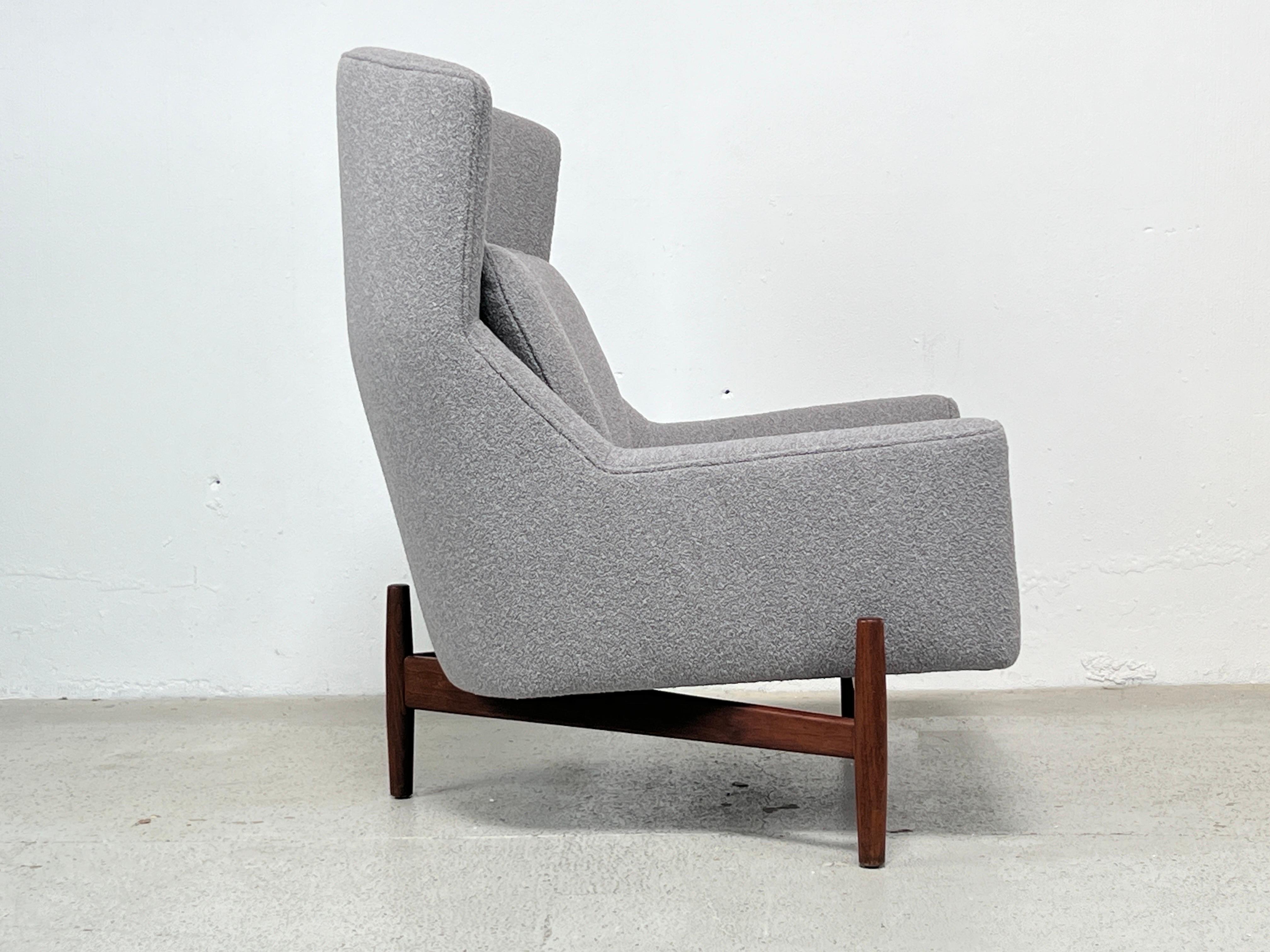 Jens Risom Large Lounge Chair For Sale 1