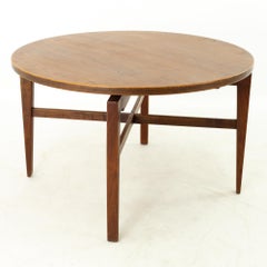 Jens Risom "Lazy Susan" Table à cartes pivotante du milieu du siècle en noyer et laiton