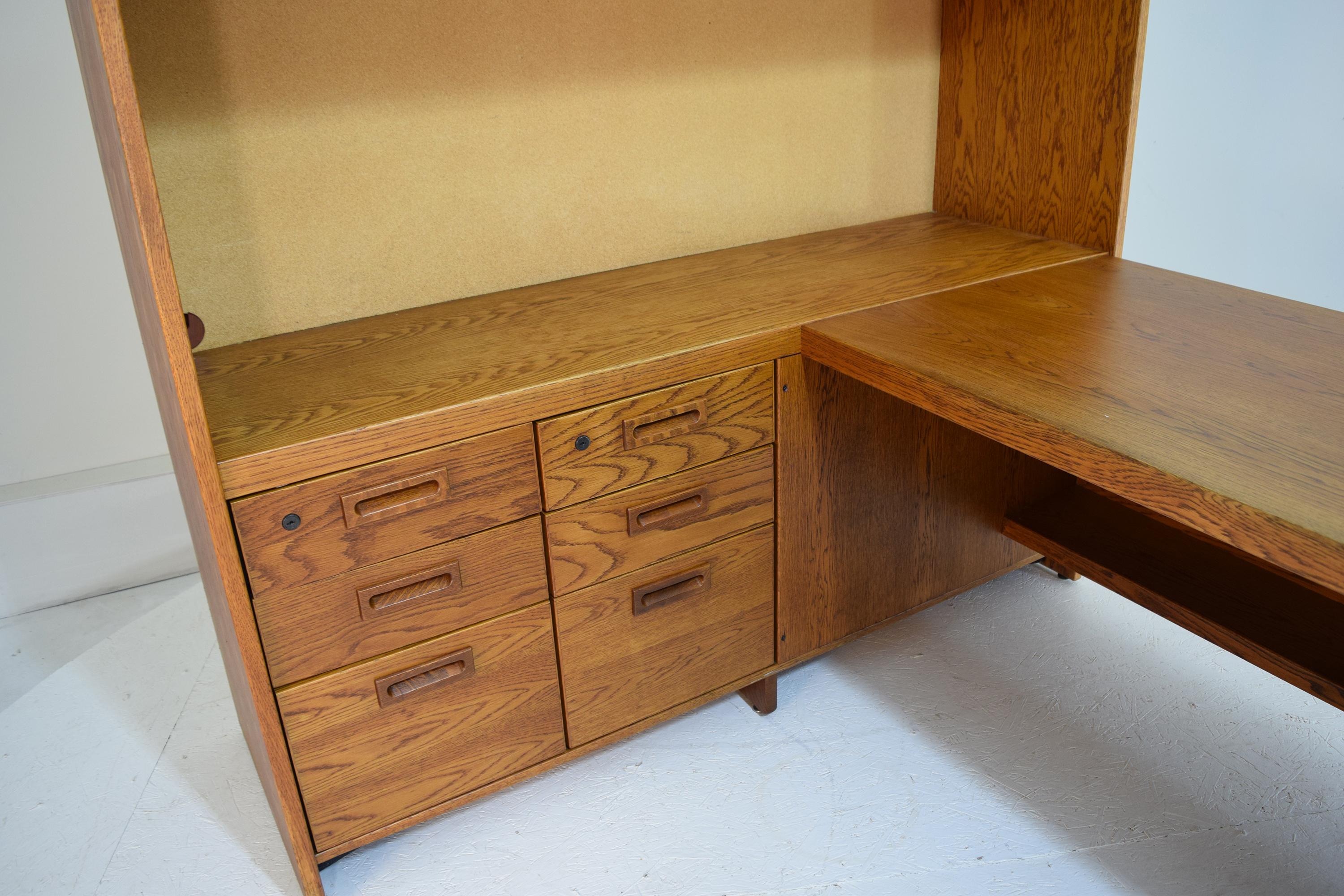 Jens Risom Left Hand Return Floating Desk and Wall Storage Unit In Good Condition In South Charleston, WV