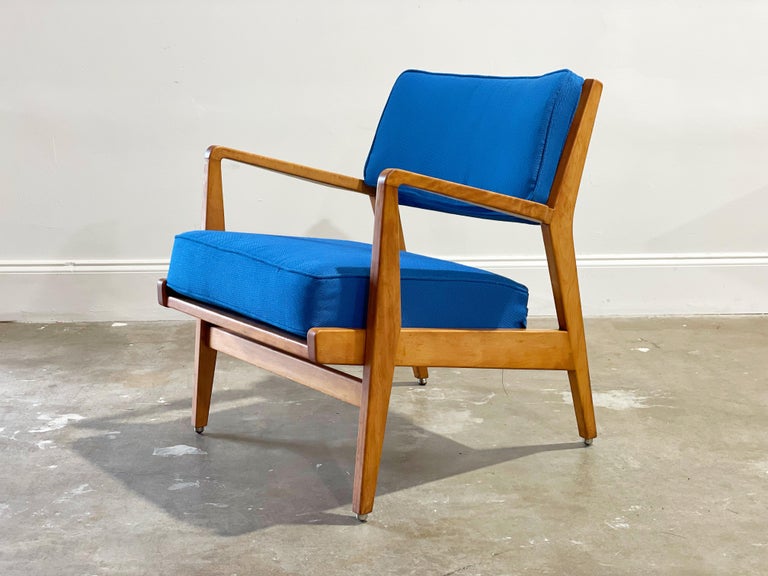 Jens Risom Lounge Chair - Early and Rare in Maple - Model U430 Low Arm Chair  For Sale 3
