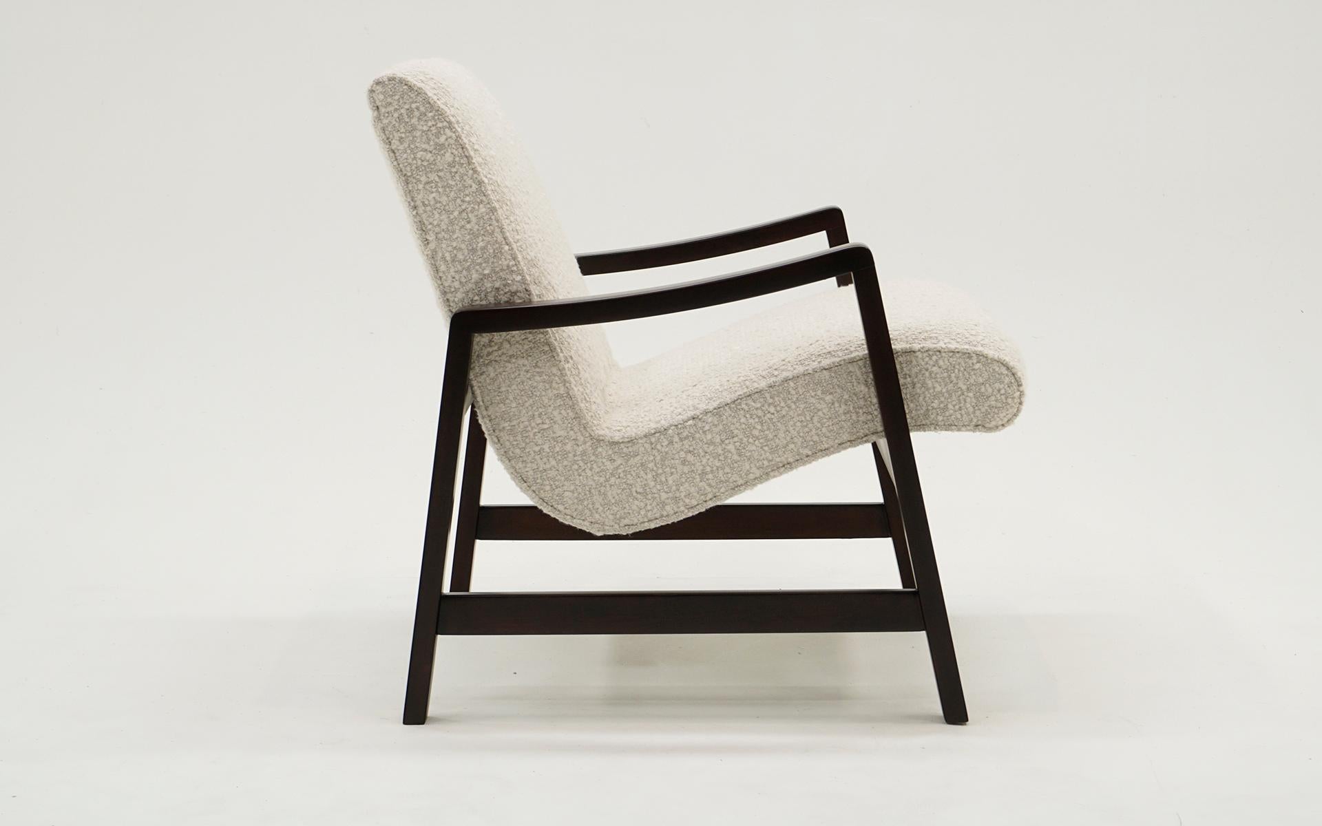 Jens Risom, Loungesessel für Knoll.  Fachmännisch restauriert in Off-White Bouclé (Mitte des 20. Jahrhunderts) im Angebot
