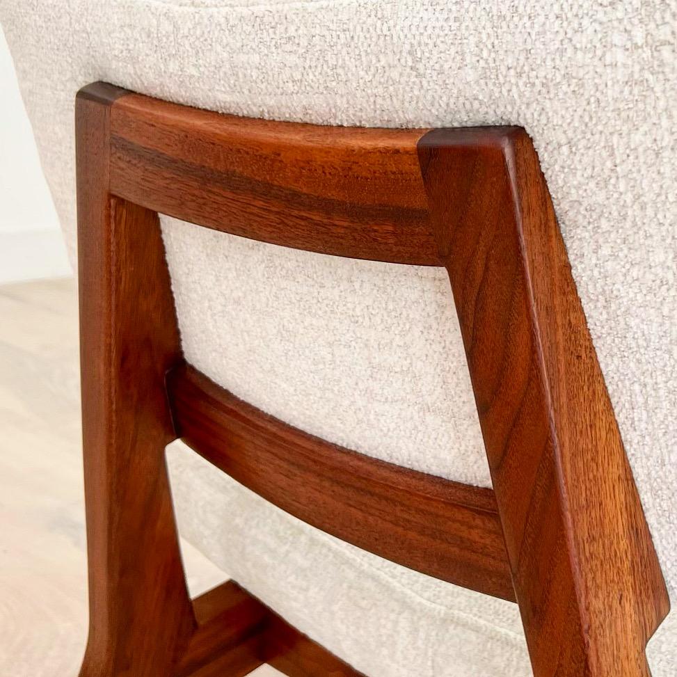 Bouclé Jens Risom Lounge Chair Model U416, Midcentury Low Slipper in Walnut + Boucle