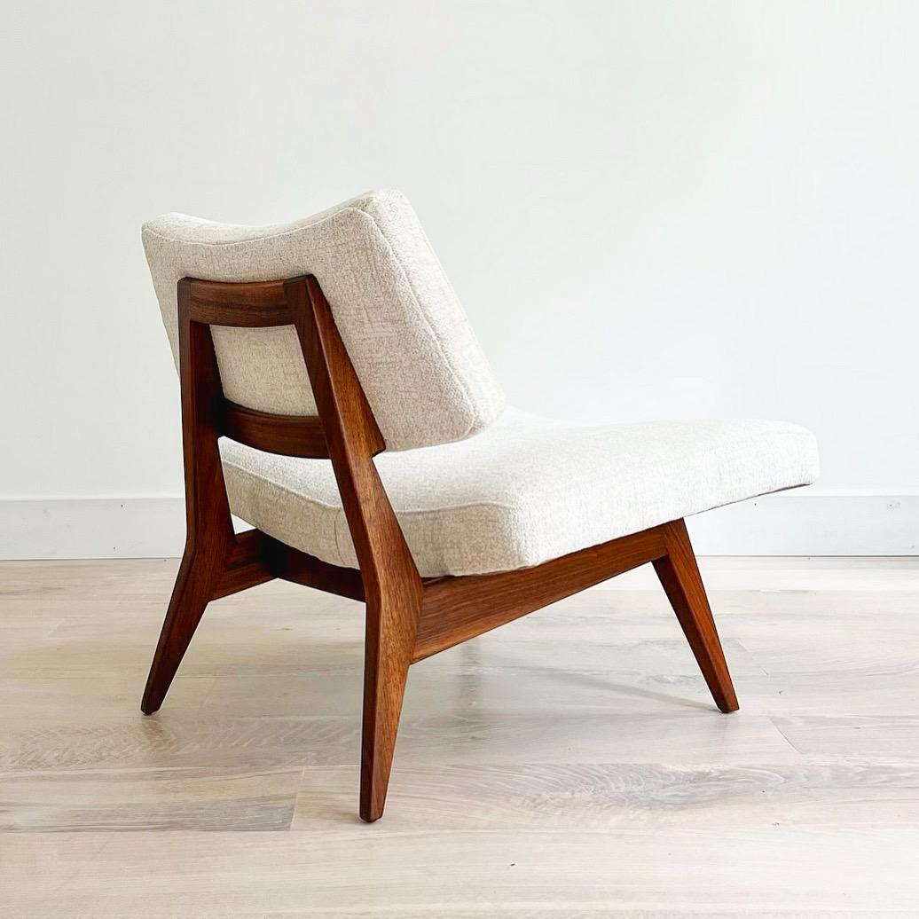 Jens Risom Lounge Chair Model U416, Midcentury Low Slipper in Walnut + Boucle 1