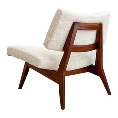 Jens Risom Loungesessel Modell U416, niedriger Sessel in Nussbaum + Bouclé, Mitte des Jahrhunderts