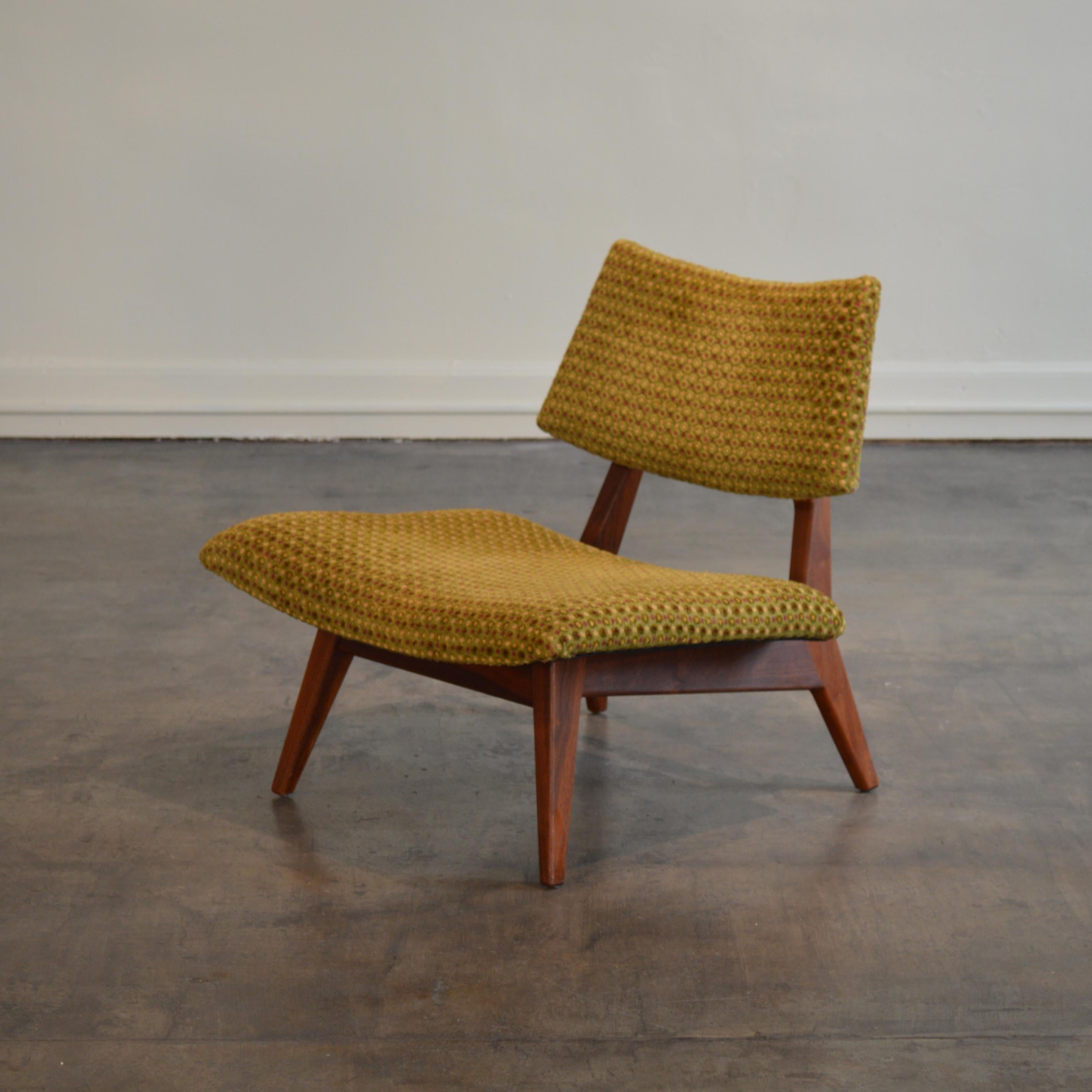 Jens Risom Lounge Chair U-416 in Oiled Walnut For Sale 2