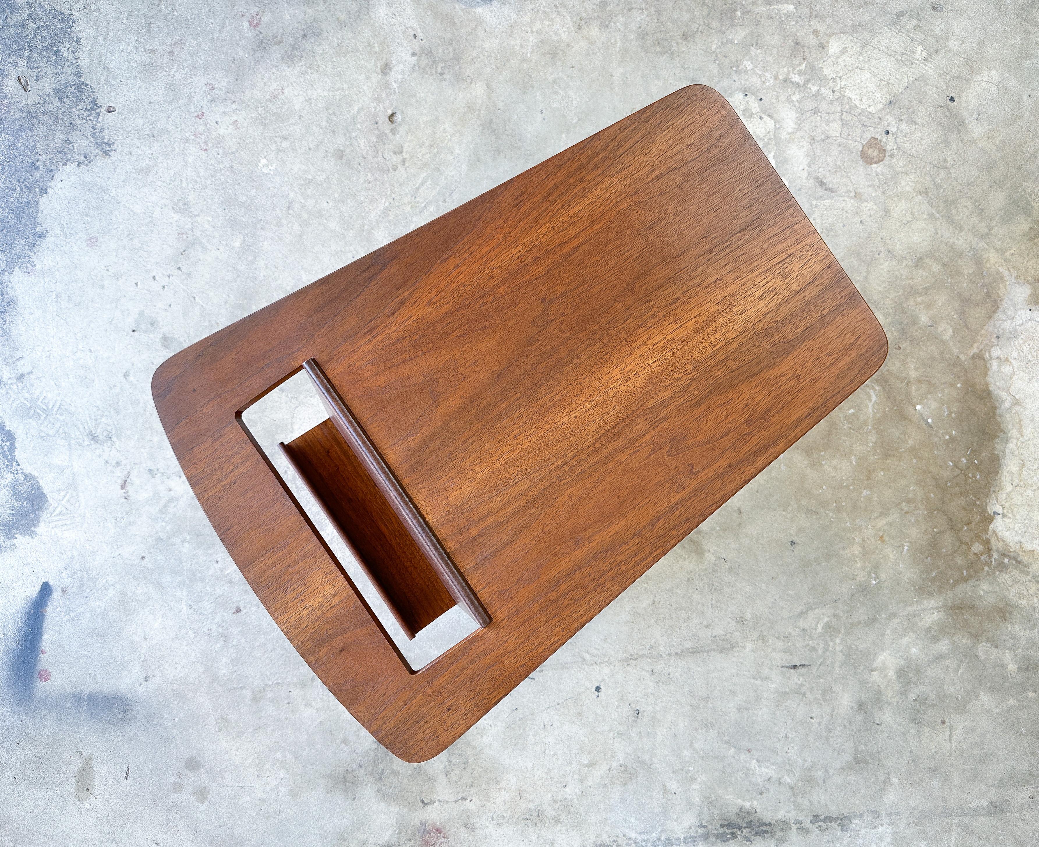 American Jens Risom Magazine Side Table, Model T539, USA, 1940s
