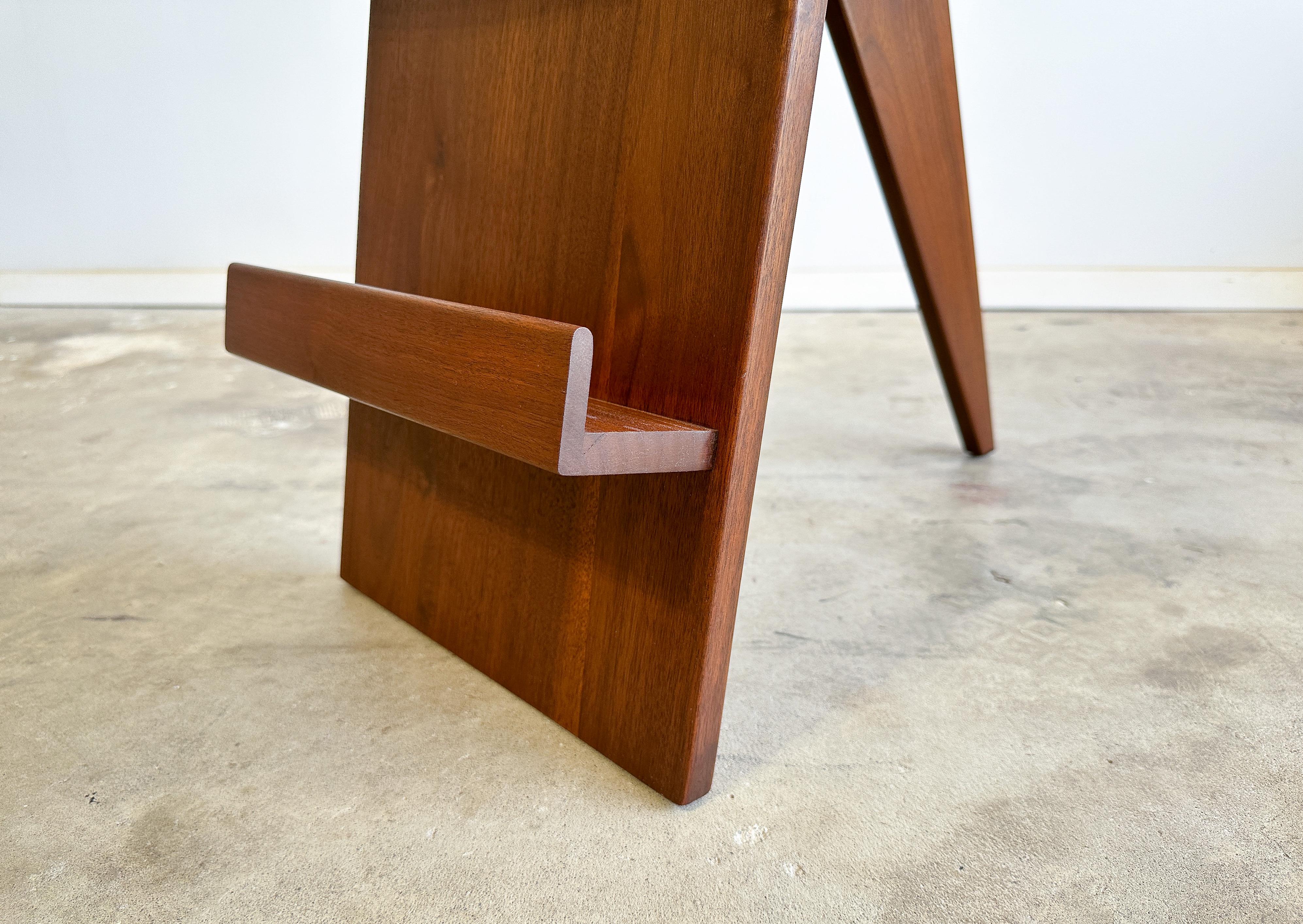 Walnut Jens Risom Magazine Side Table, Model T539, USA, 1940s