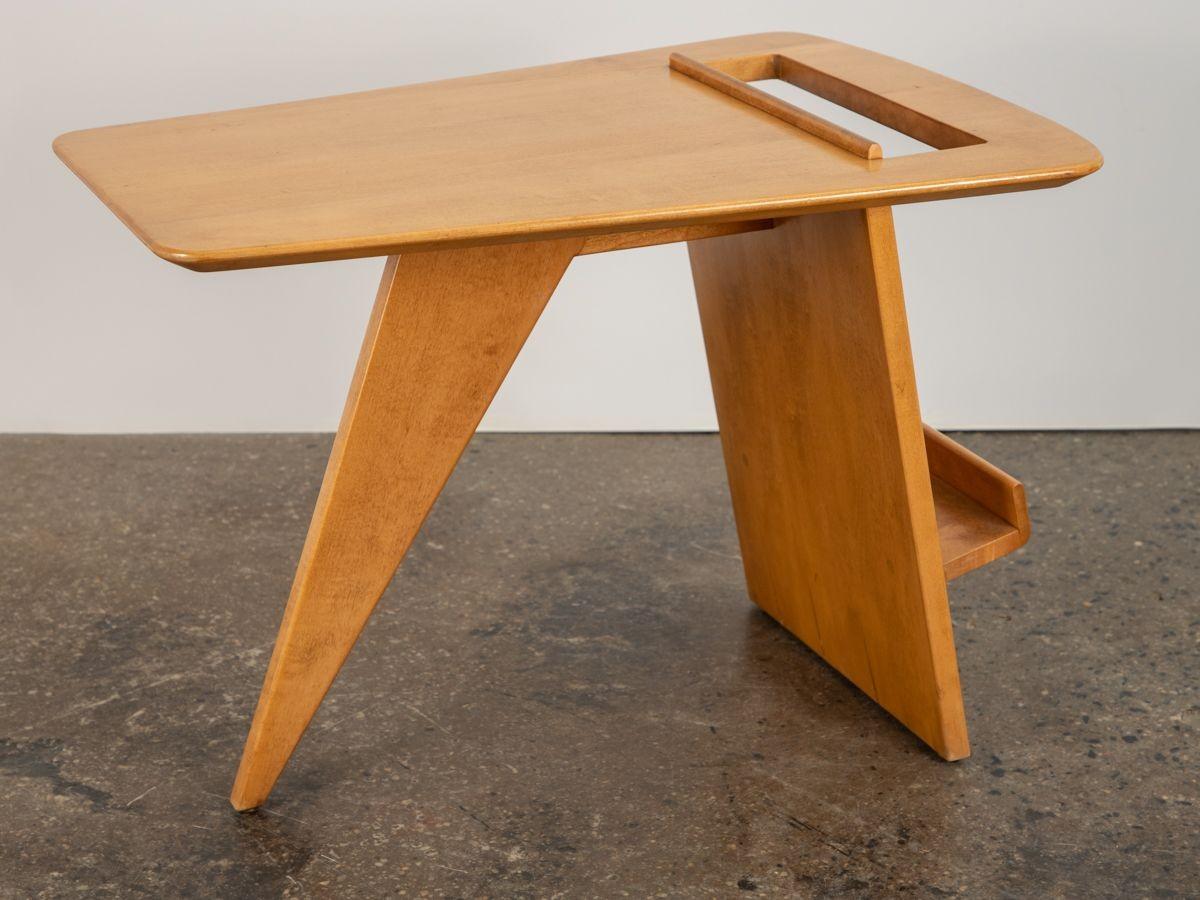 20th Century Jens Risom Maple Magazine Table For Sale