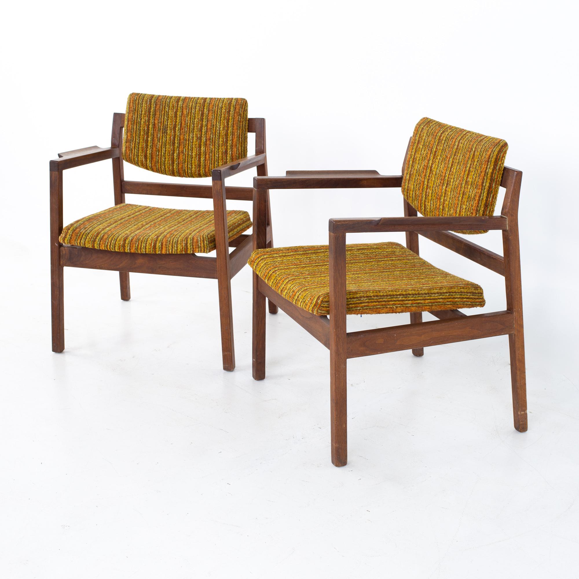 Jens Risom mid century arm chairs - a pair
Each chair measures: 24 wide x 23 deep x 31 high, with a seat height of 19.5 inches

All pieces of furniture can be had in what we call restored vintage condition. That means the piece is restored upon