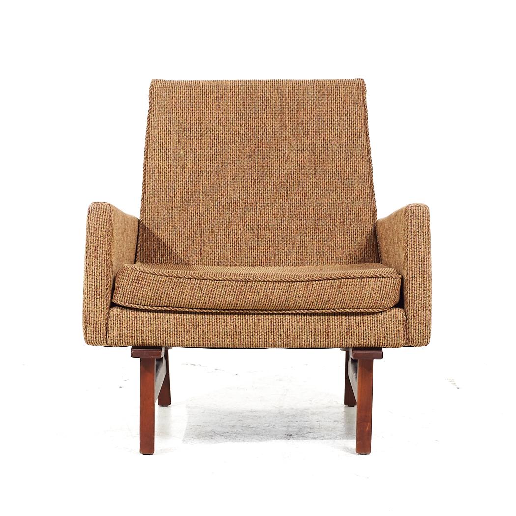 Jens Risom Mid Century Bracket Back Walnut Lounge Chair

This lounge chair measures: 29 wide x 31 deep x 32 high, with a seat height of 15.5 and arm height/chair clearance 21.5 inches

All pieces of furniture can be had in what we call restored
