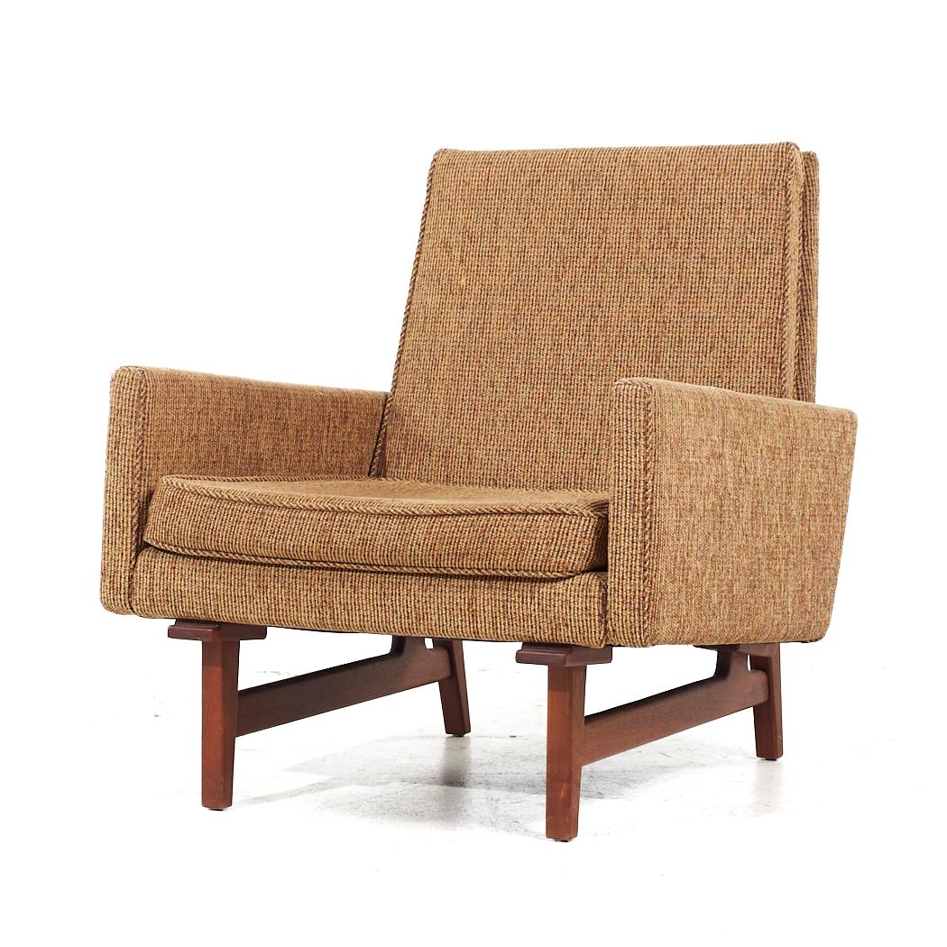 Mid-Century Modern Jens Risom Mid Century Bracket Back Walnut Lounge Chair For Sale