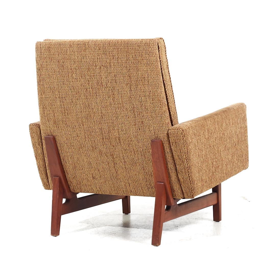 American Jens Risom Mid Century Bracket Back Walnut Lounge Chair For Sale
