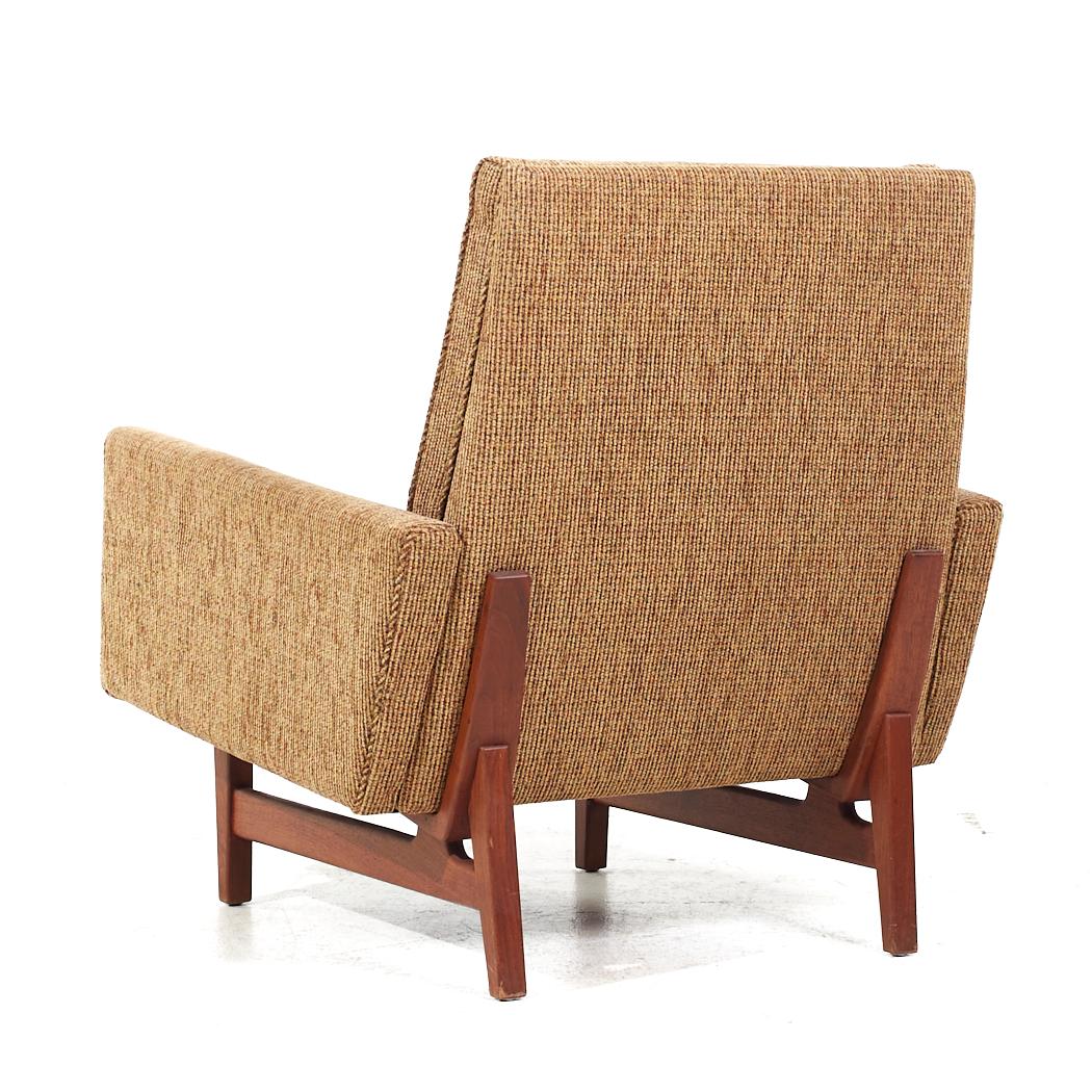 Late 20th Century Jens Risom Mid Century Bracket Back Walnut Lounge Chair For Sale