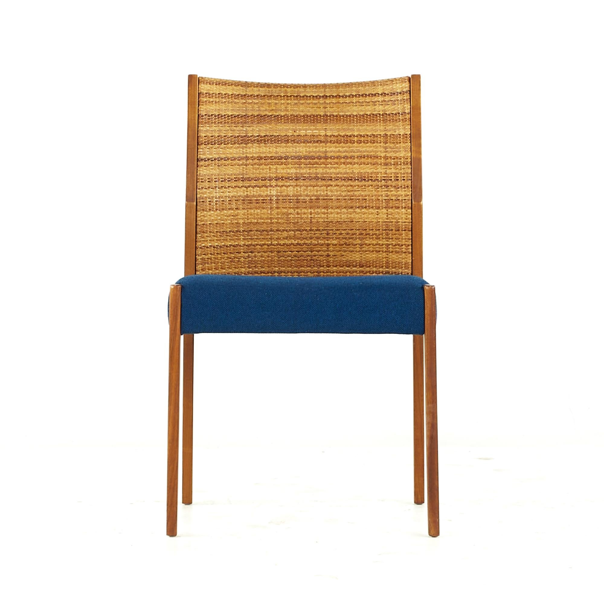 Jens Risom Midcentury Cane and Walnut Dining Chairs, Set of 6 In Good Condition For Sale In Countryside, IL
