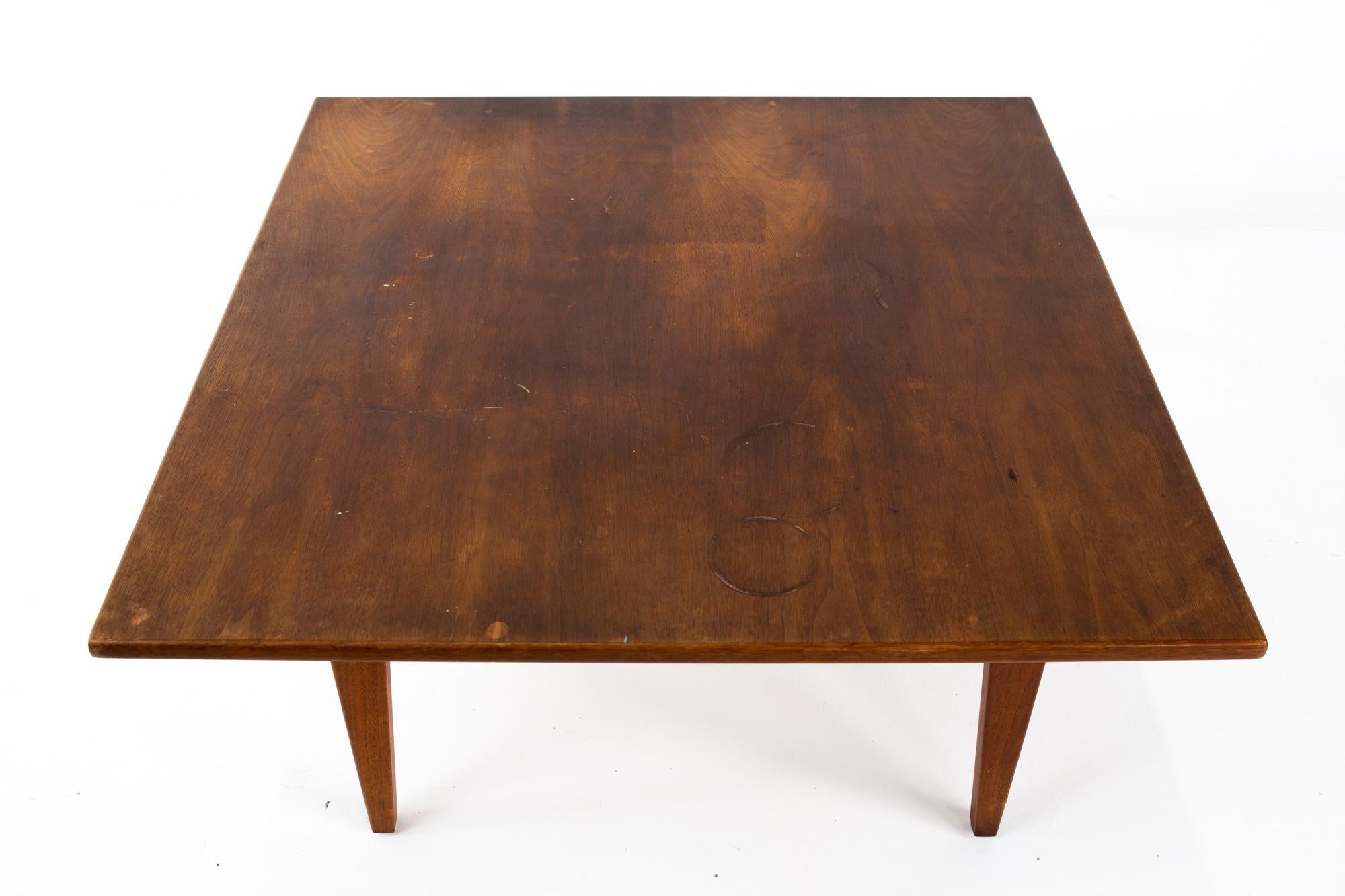 Jens Risom Mid Century Coffee Table In Good Condition For Sale In Countryside, IL