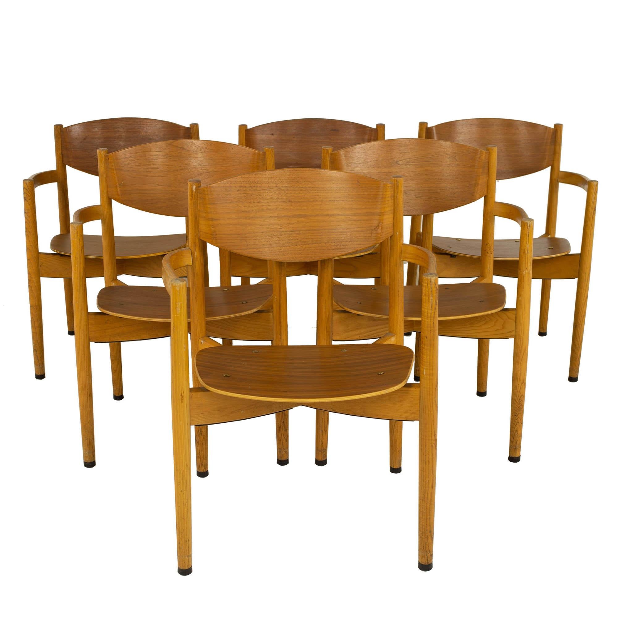 Jens Risom Mid Century General Purpose Walnut Dining Chairs, Set of 8 In Good Condition In Countryside, IL