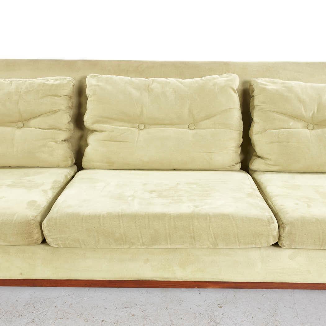 Jens Risom Mid Century Model 2516 Walnut Sofa For Sale 1