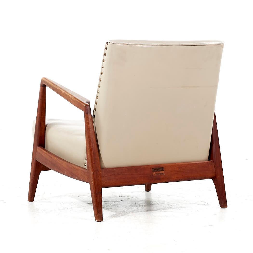 Late 20th Century Jens Risom Mid Century Model U430 Walnut Lounge Chair For Sale