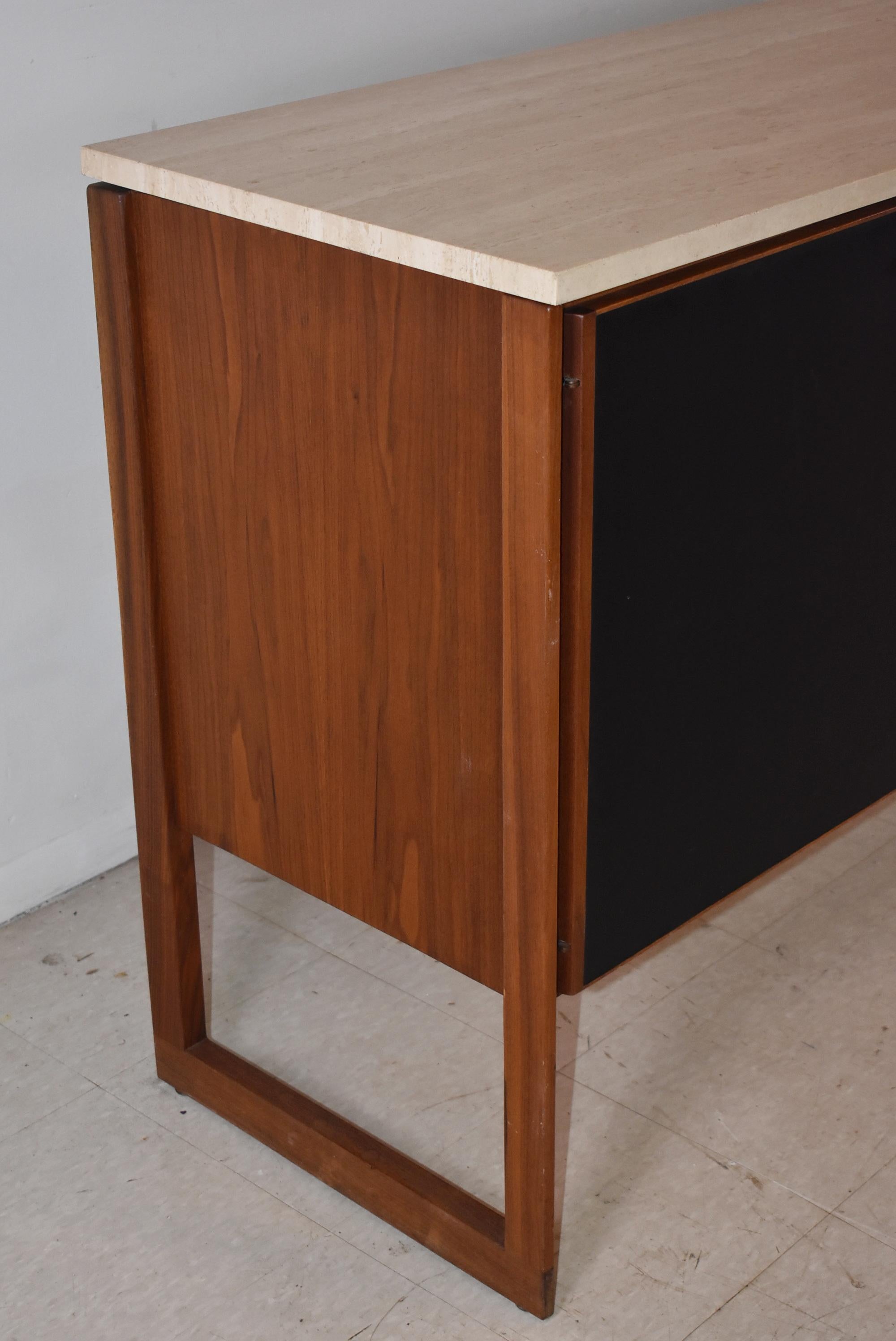 Credenza moderna di metà secolo di Jens Risom In condizioni buone in vendita a Toledo, OH