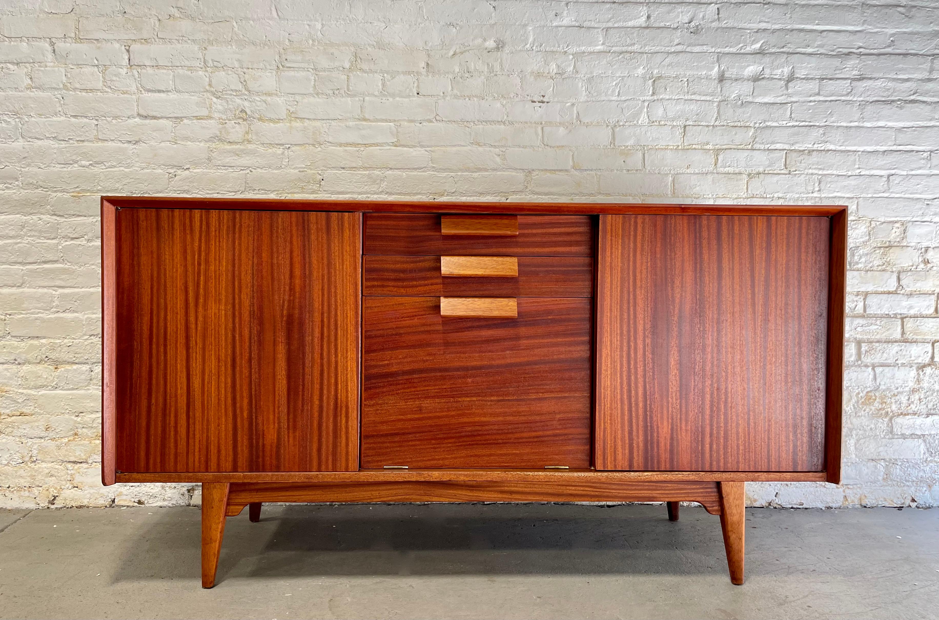 Mid-20th Century Jens RISOM Mid Century Modern CREDENZA / Media Stand / SIDEBOARD, c. 1960's For Sale
