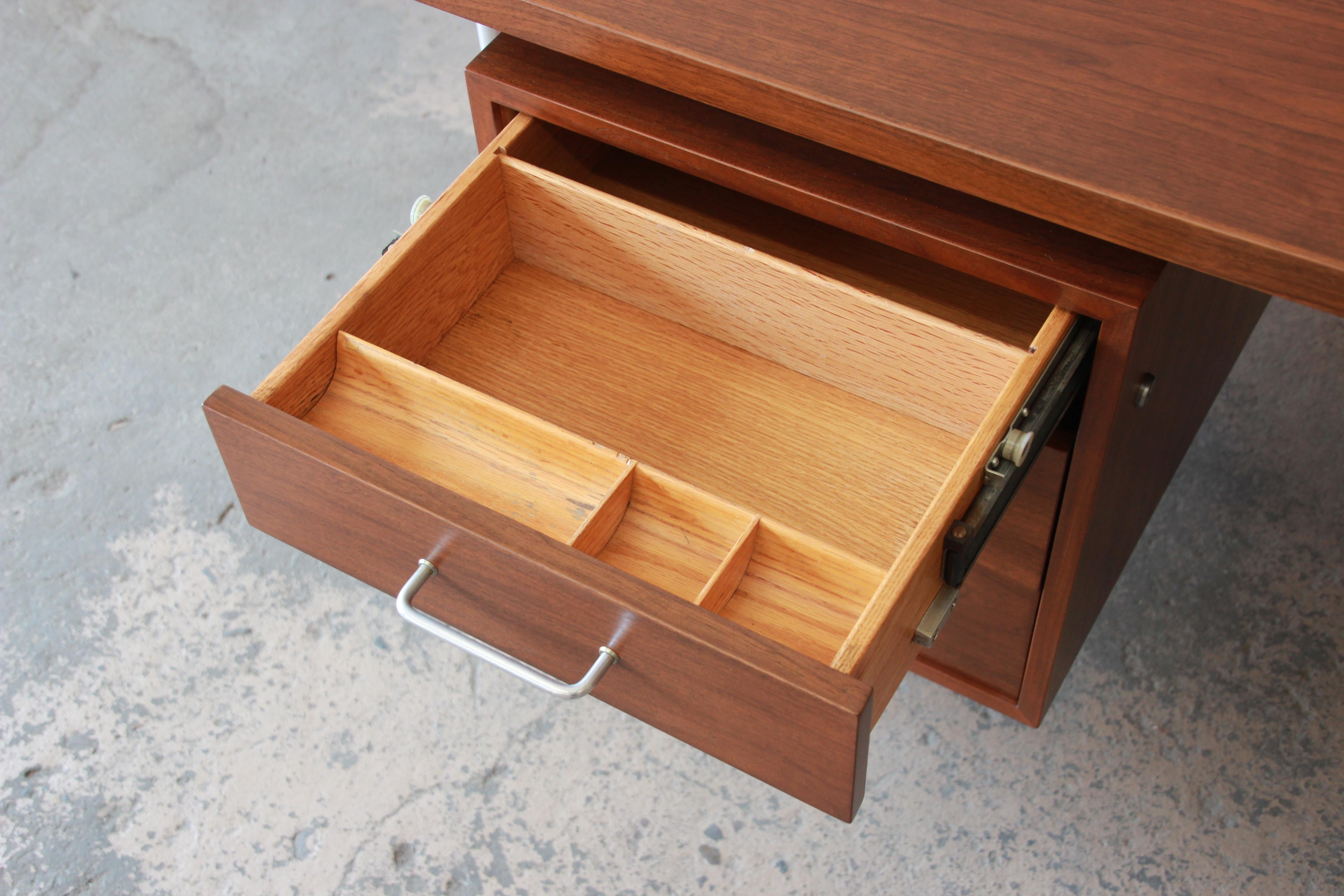 Jens Risom Mid-Century Modern Executive Desk in Walnut, Cane, and Steel 4