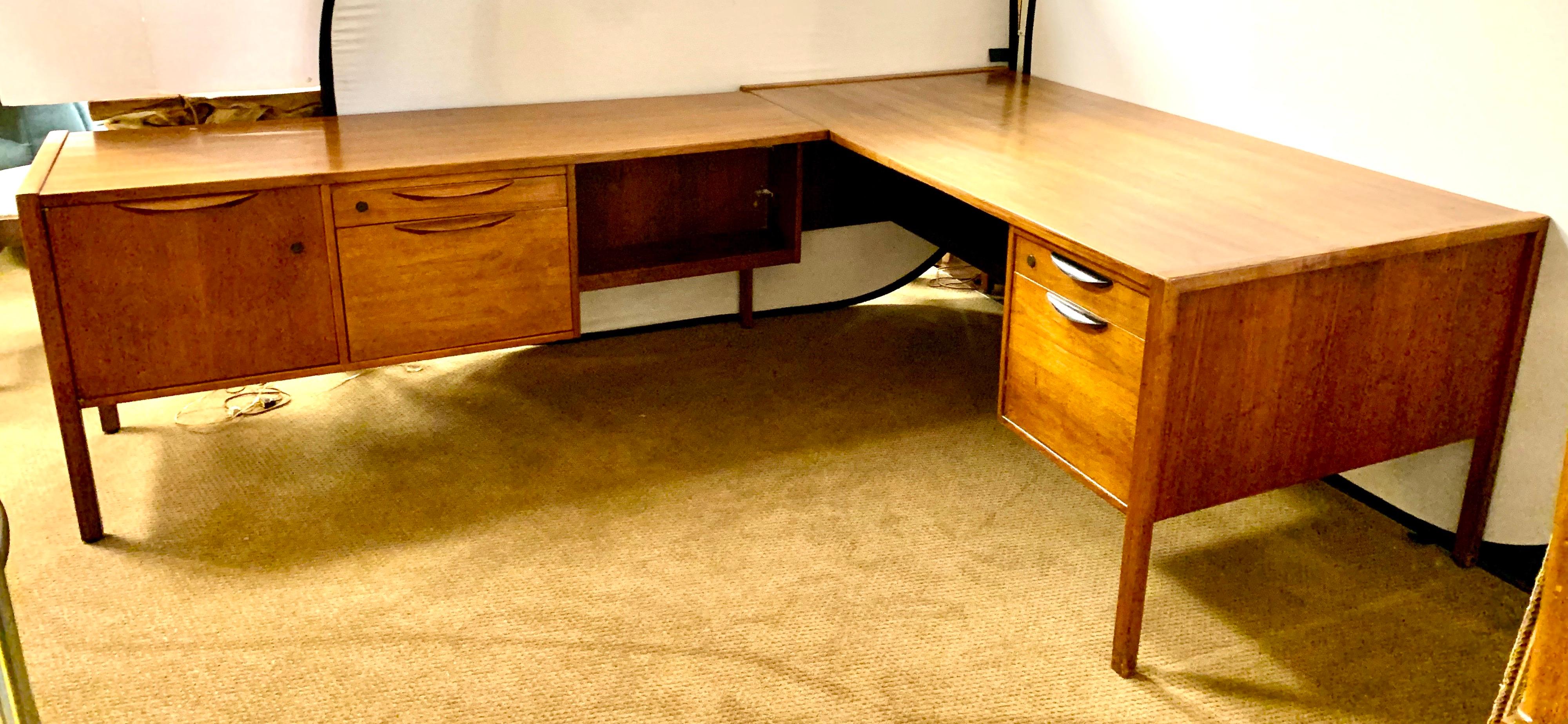 Danish Jens Risom Mid-Century Modern Large Walnut 2-Pc Executive Desk