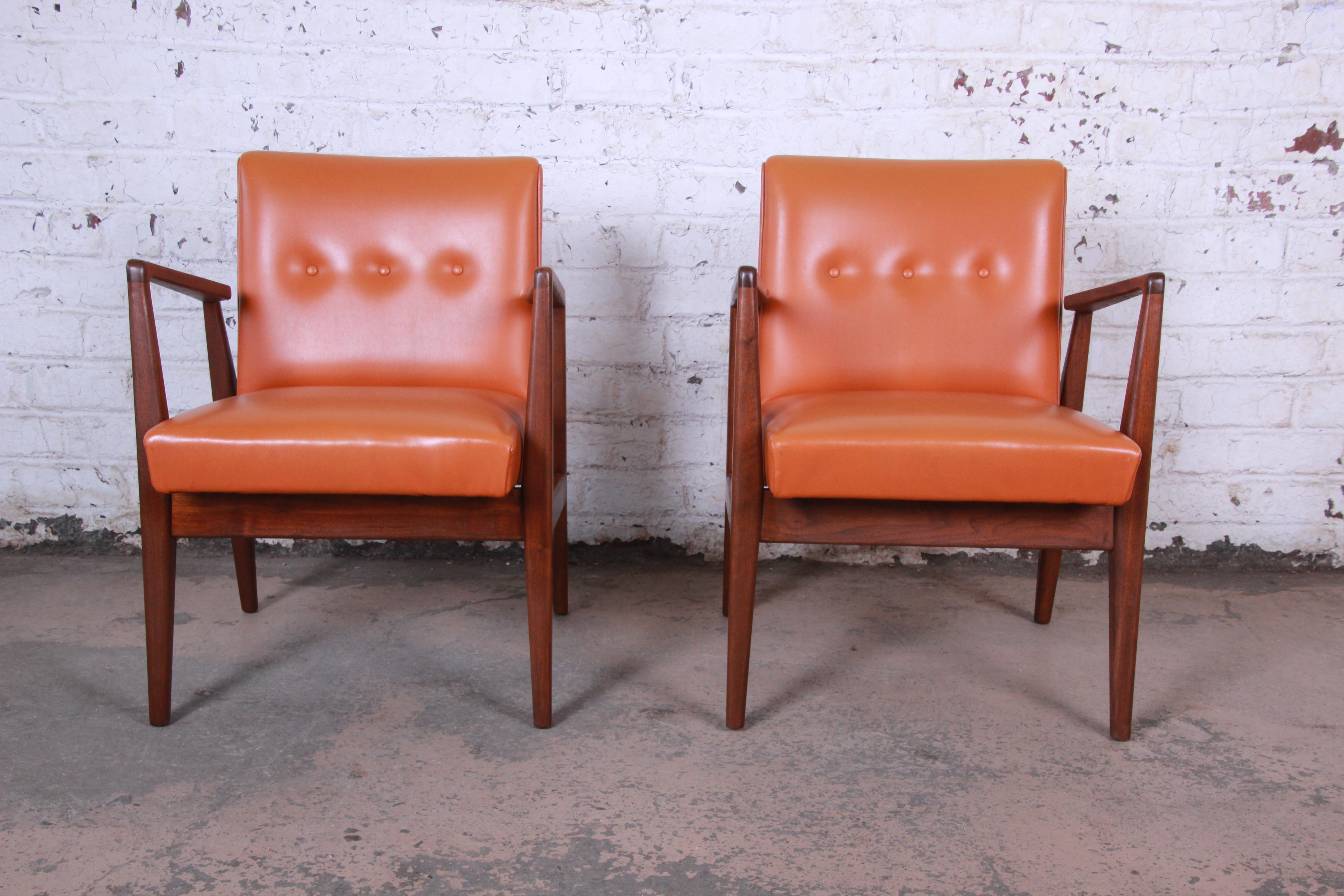 Mid-20th Century Jens Risom Mid-Century Modern Sculpted Walnut Lounge Chairs, Pair