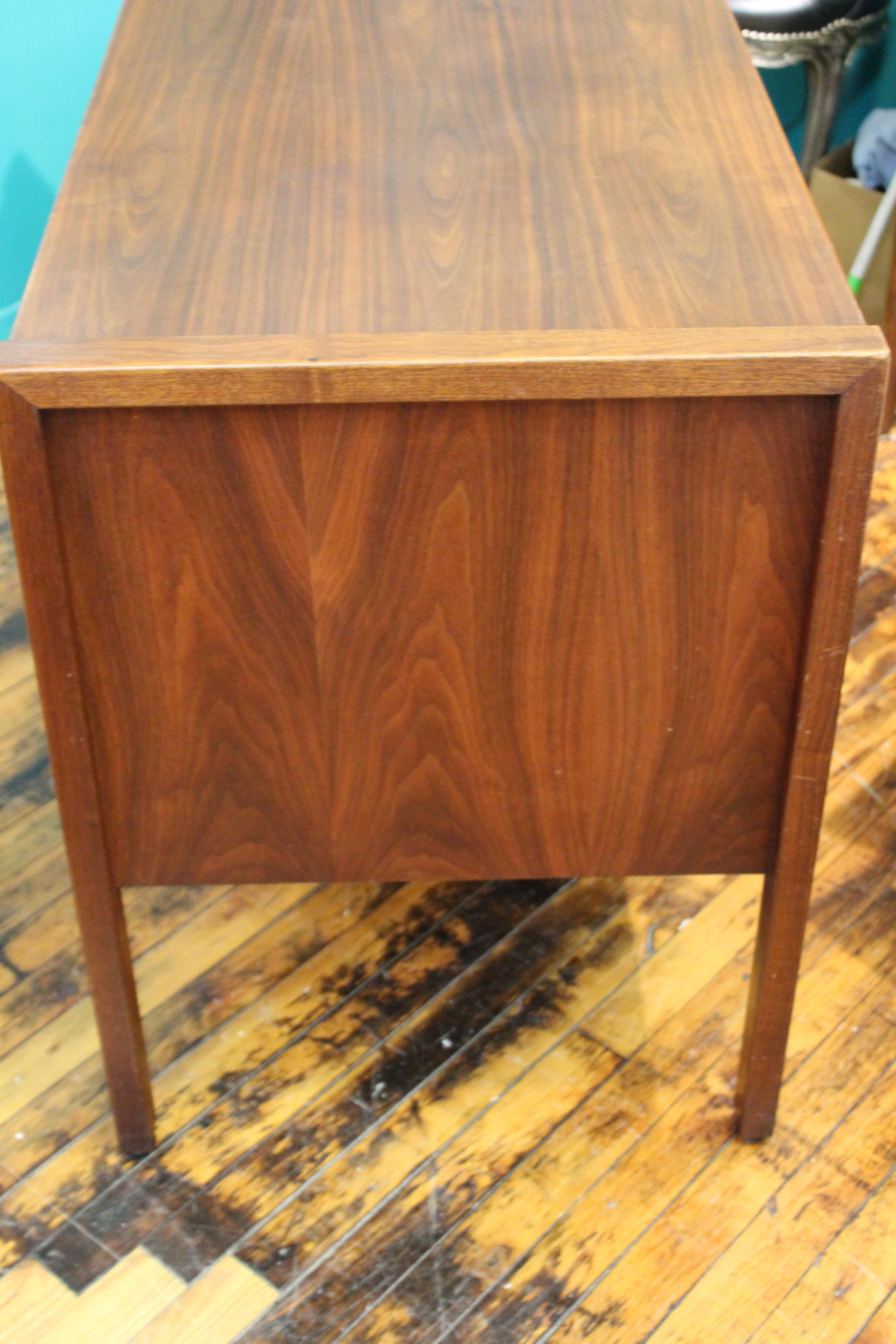 Jens Risom Mid-Century Modern Teak Credenza 6