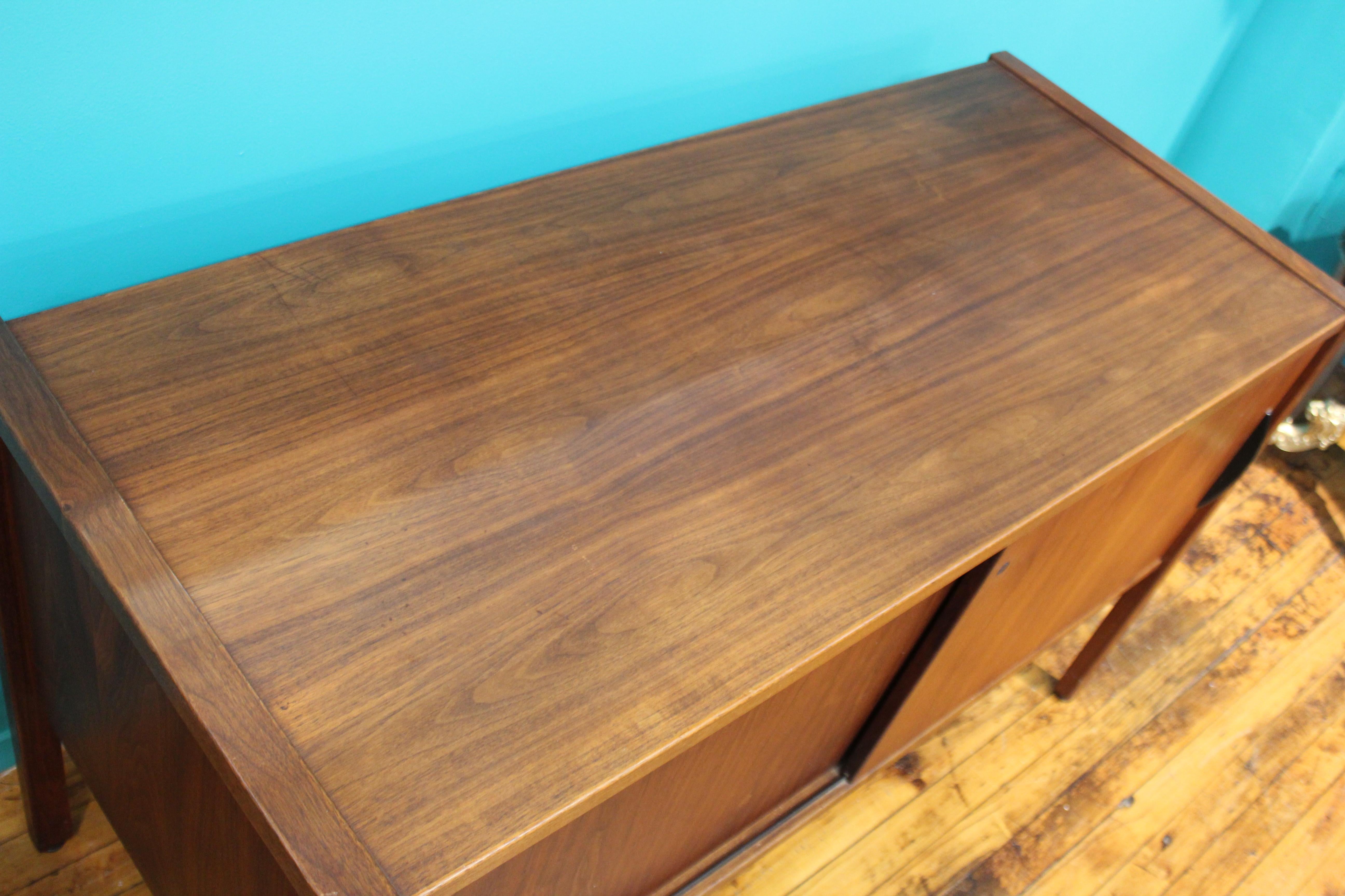 jens risom credenza