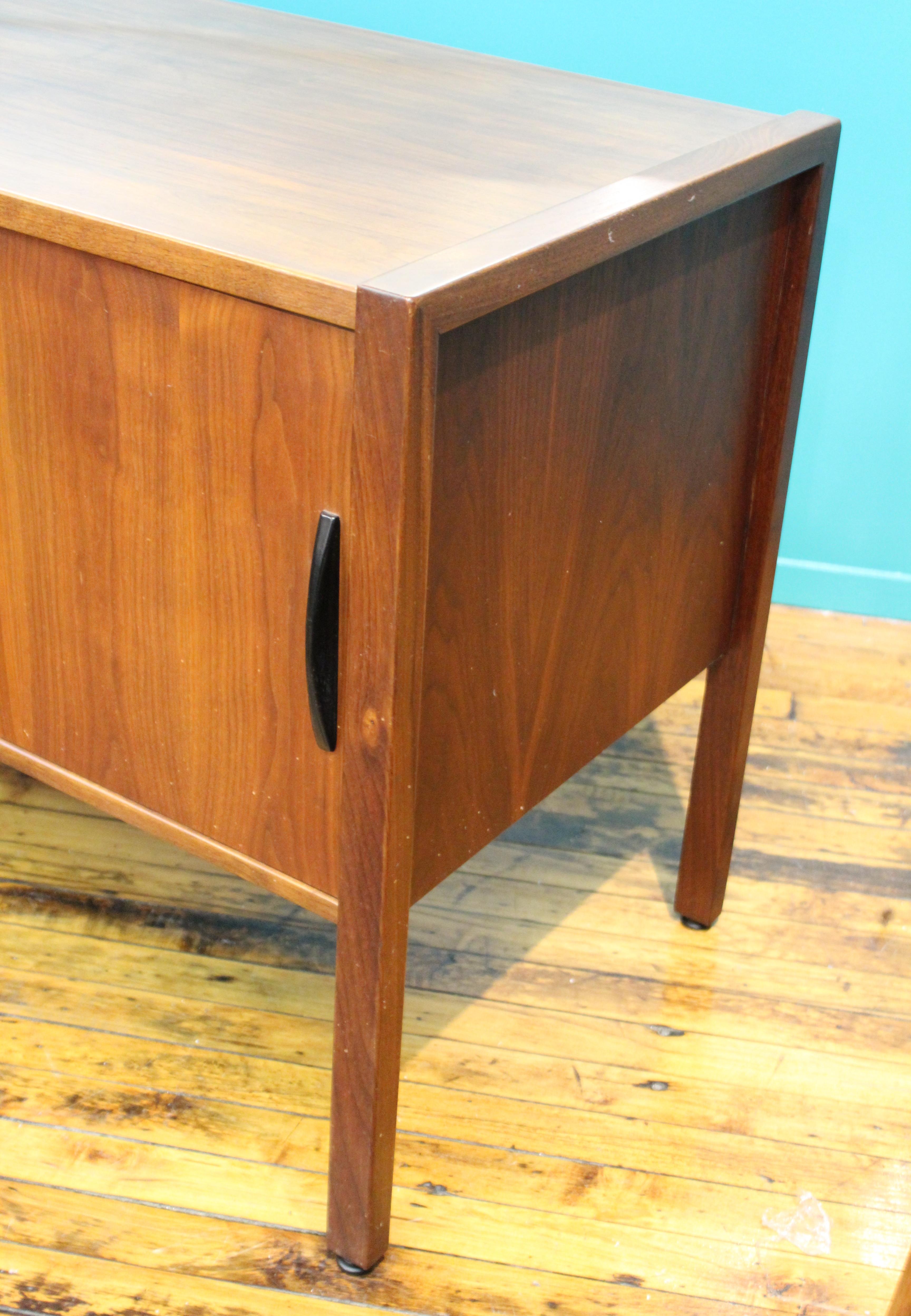 Jens Risom Mid-Century Modern Teak Credenza 3