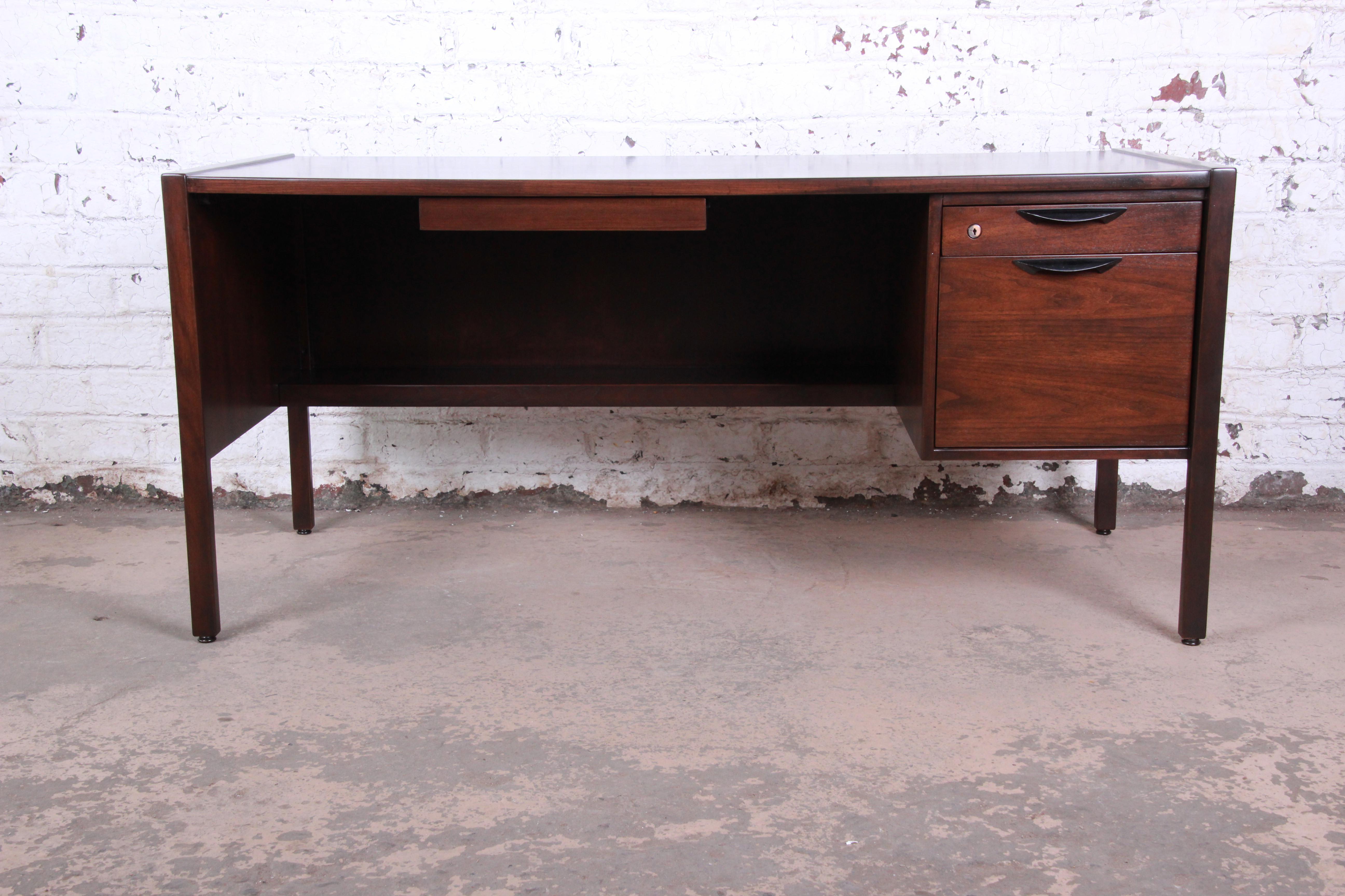 American Jens Risom Mid-Century Modern Walnut Executive Desk, 1960s