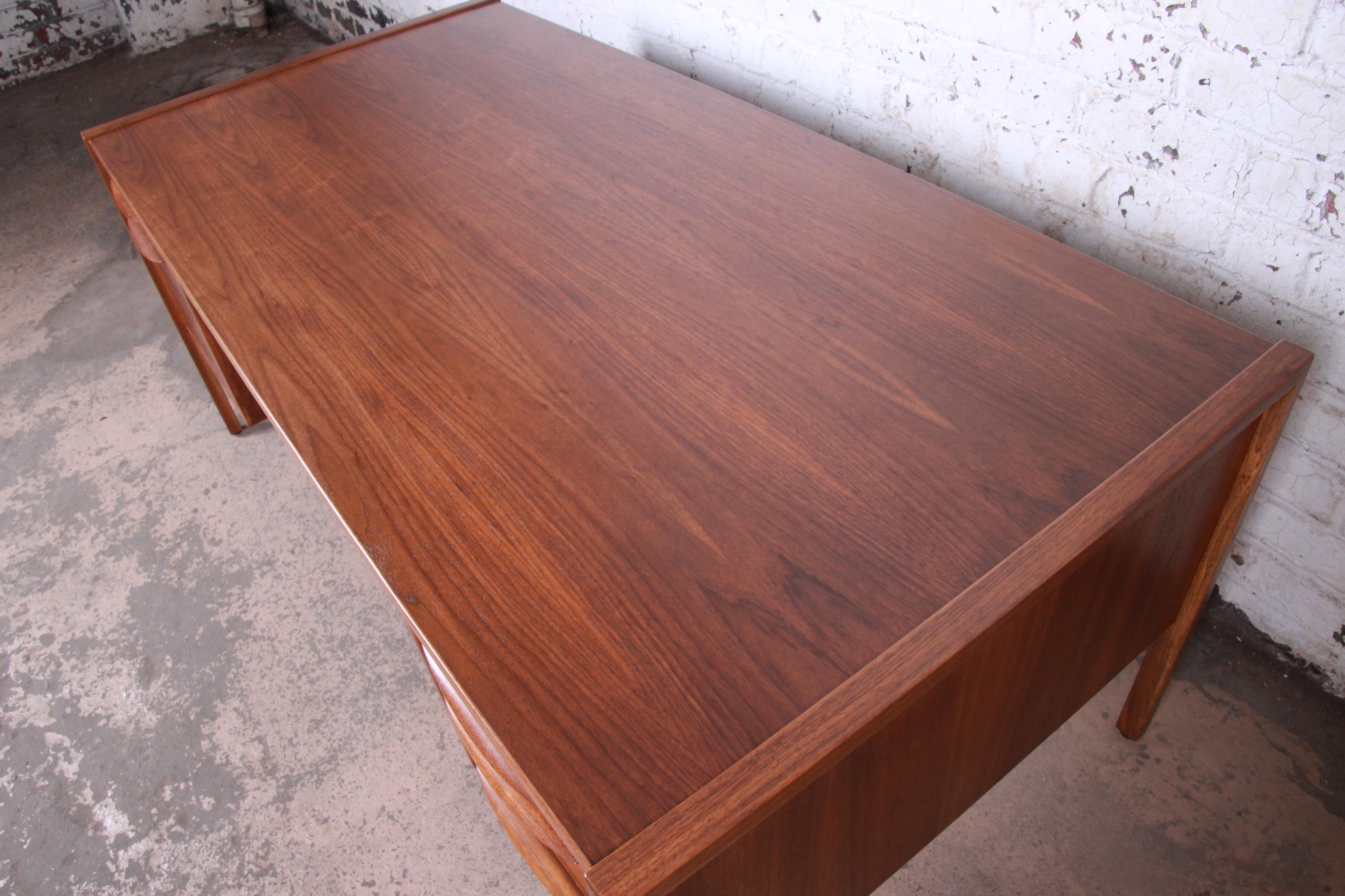 Mid-20th Century Jens Risom Mid-Century Modern Walnut Executive Desk, Newly Restored