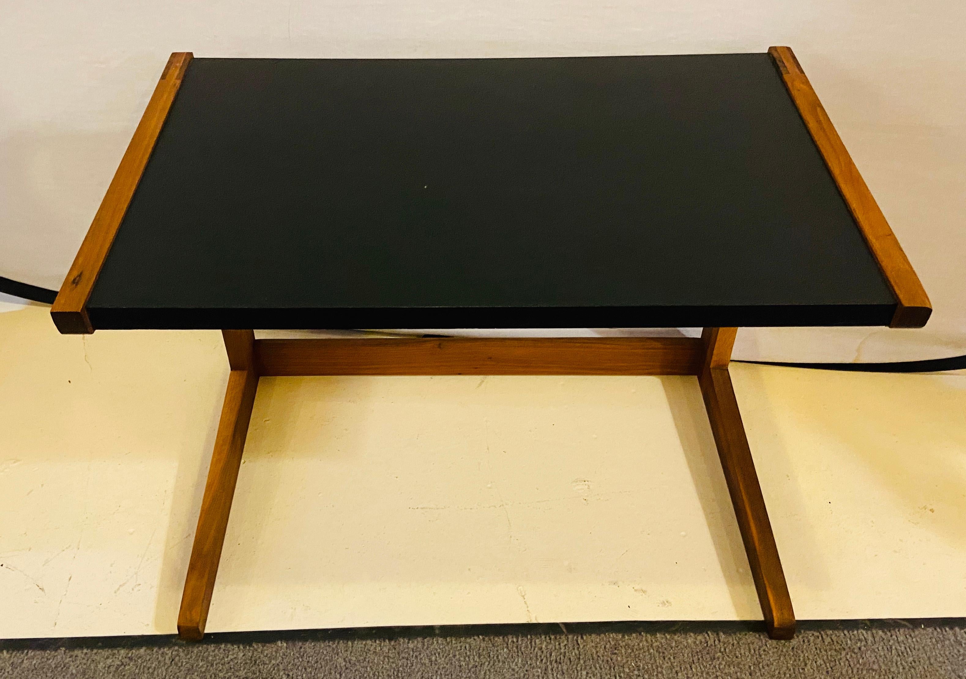 Jens Risom Mid-Century Modern Walnut Vinyl Nesting Side Tables, Set of Three 9